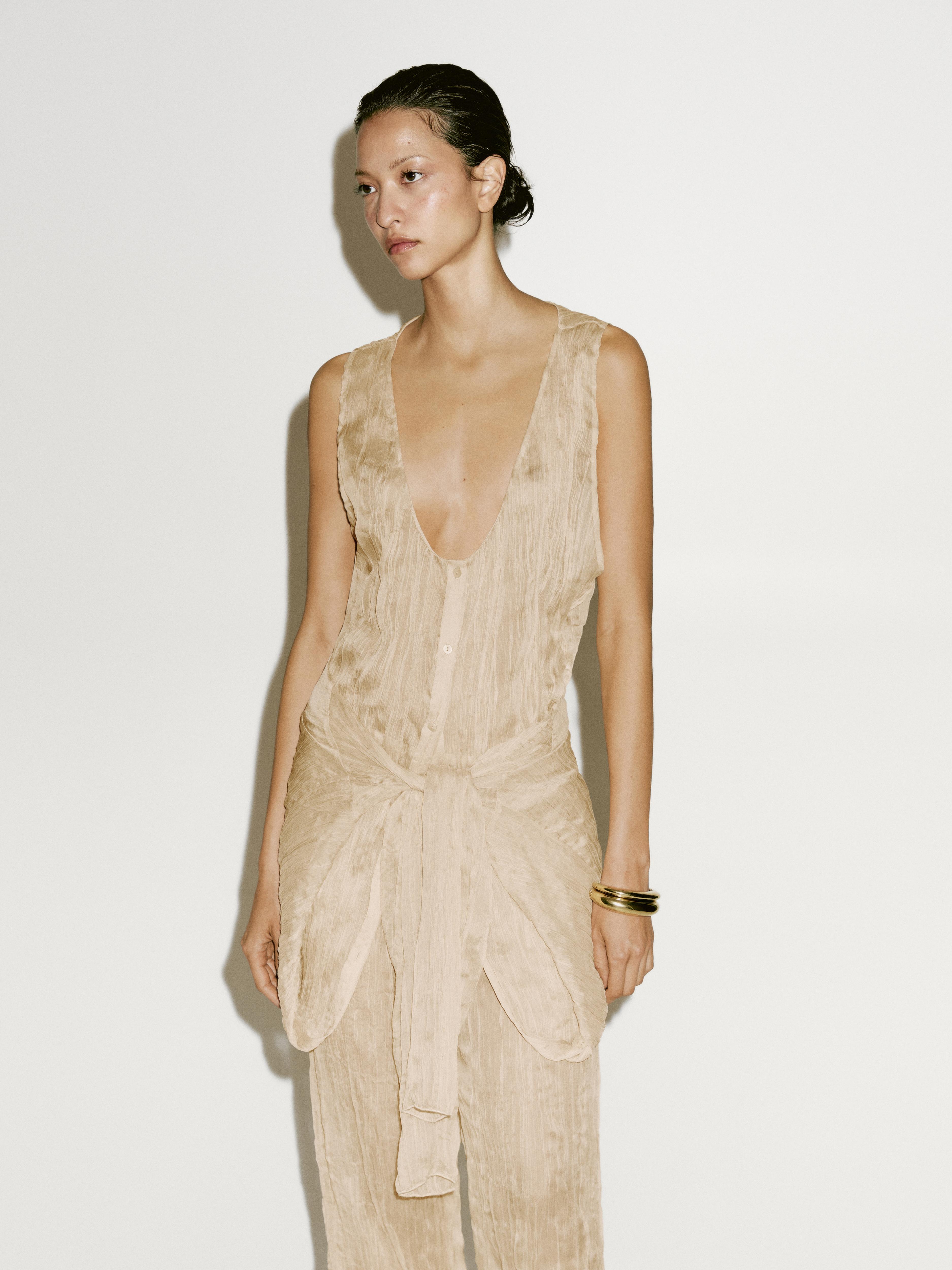 Flowing shirt with pleated detail - Limited Edition