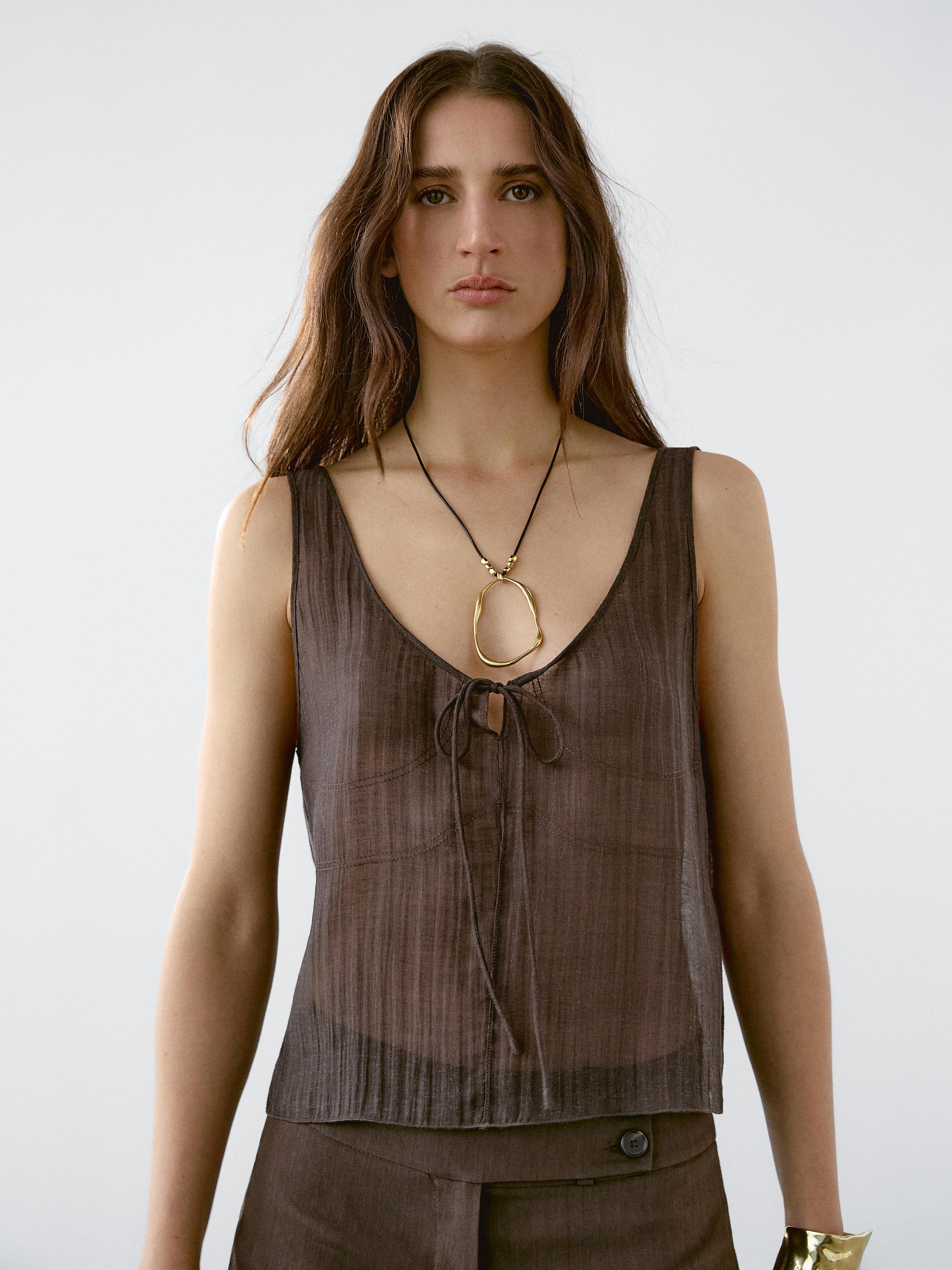 Top léger avec nœuds