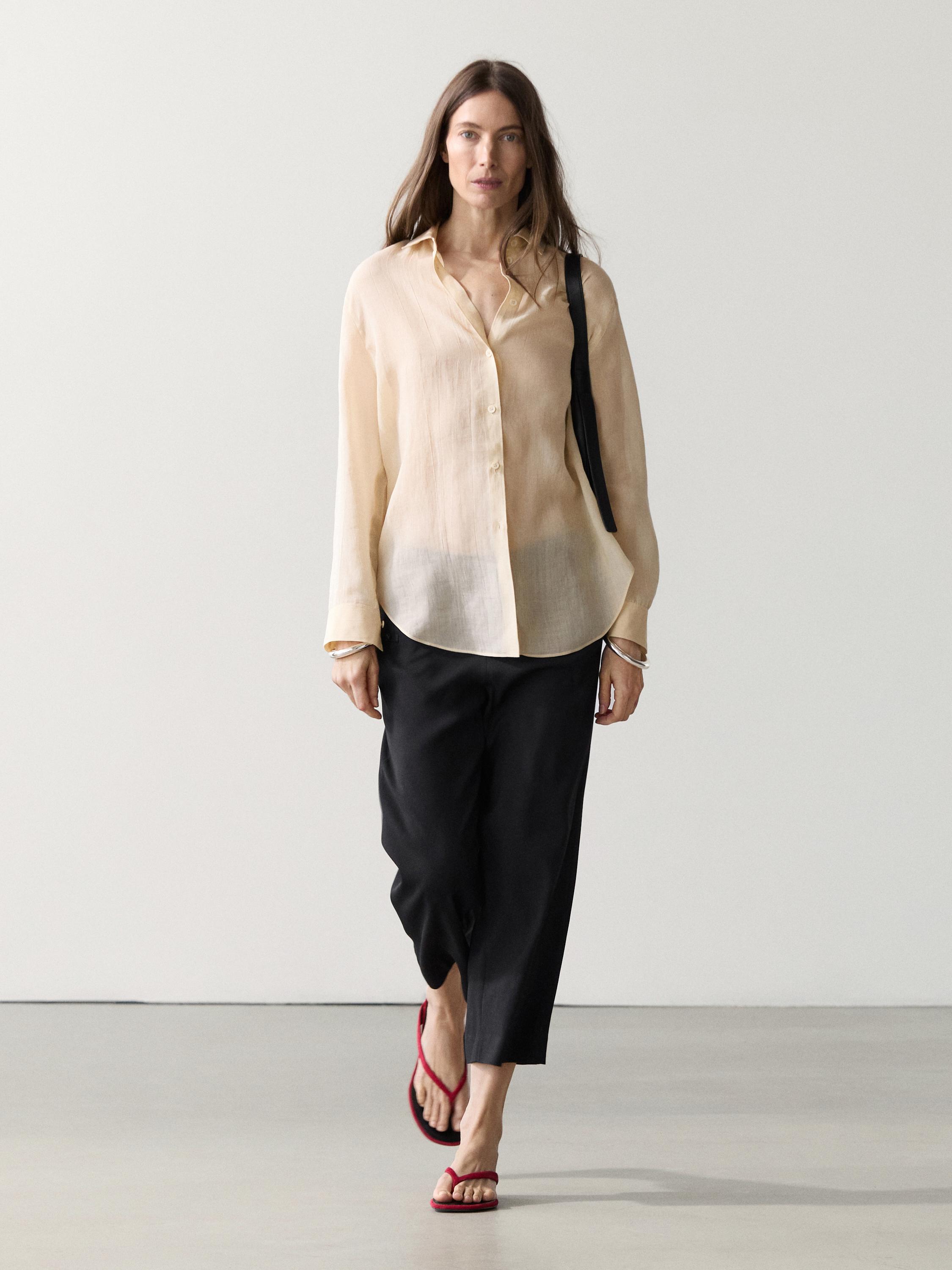 Flowing shirt with shirt collar — Beige