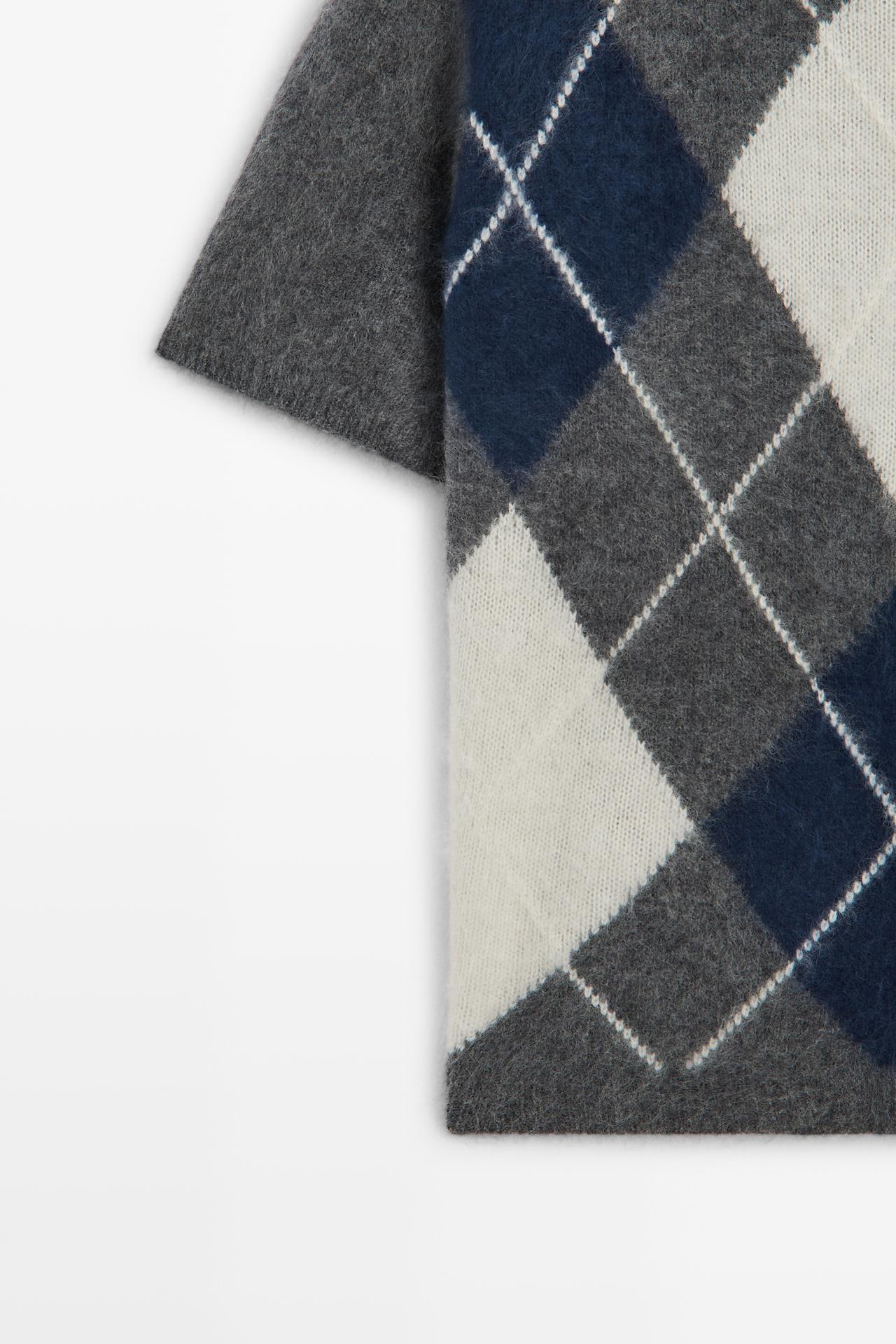 Wool blend knit sweater with argyle pattern — GREY