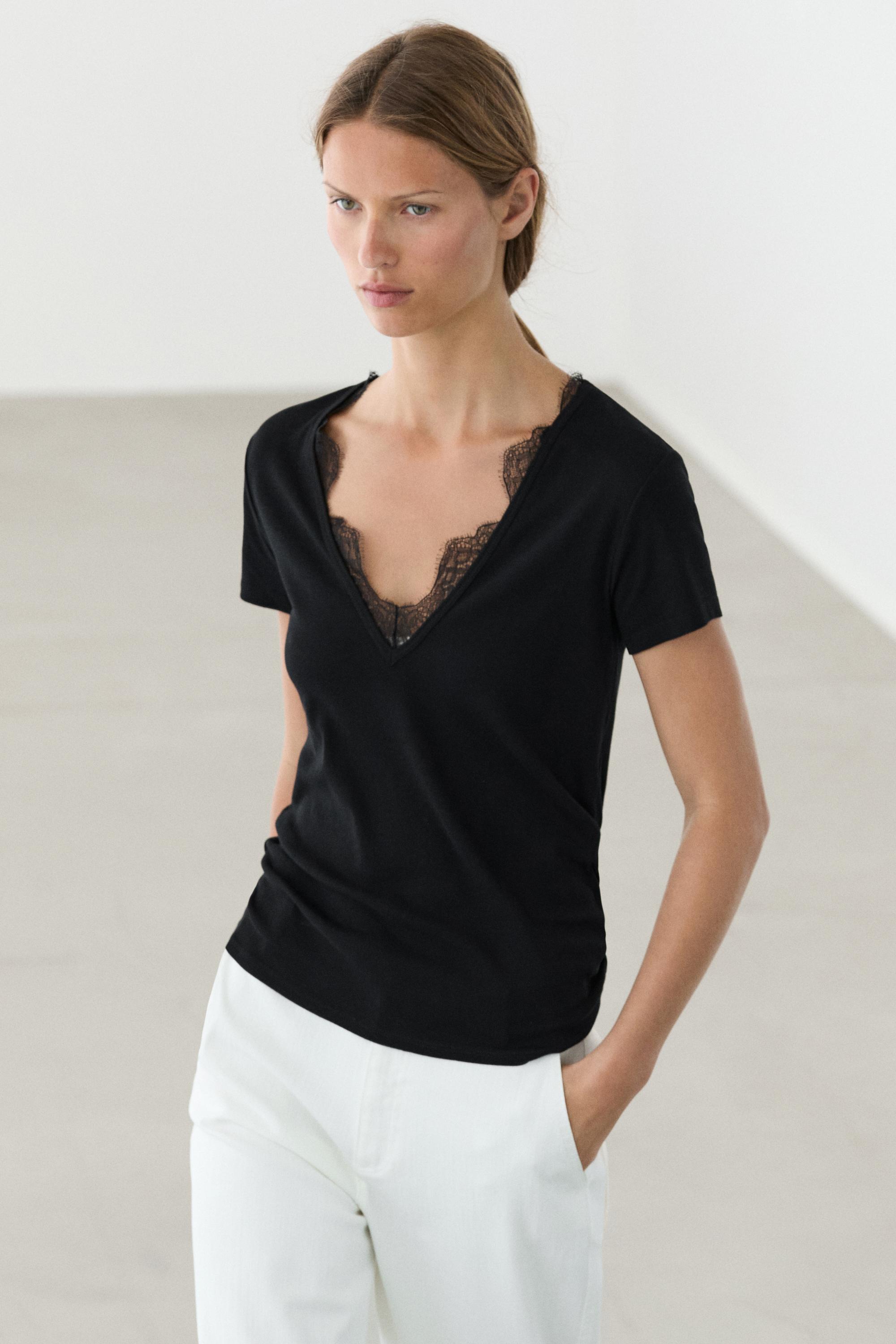 V-neck T-shirt with lace detail