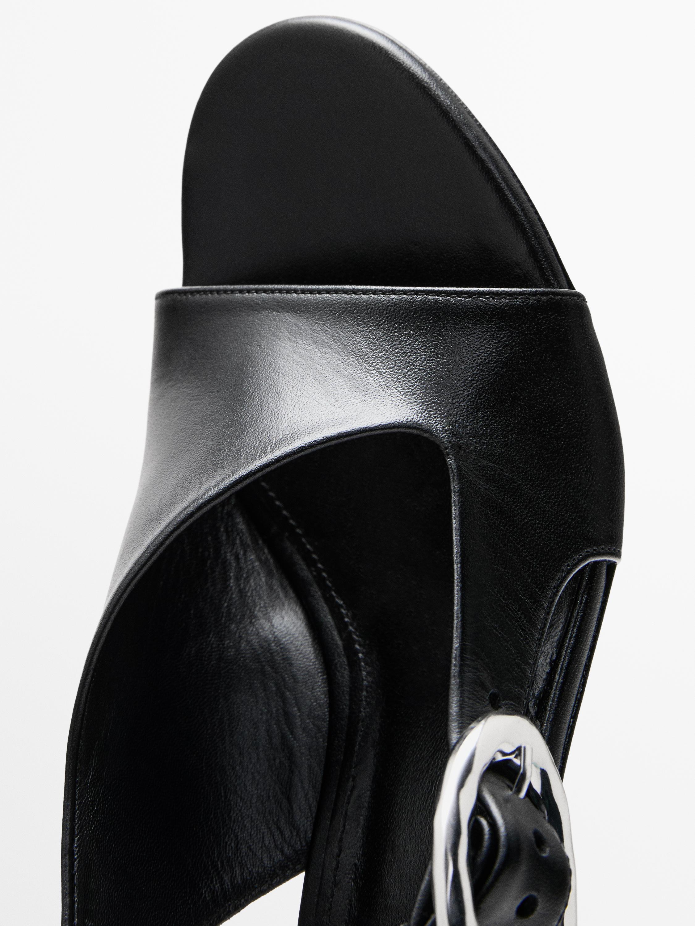 High-heel sandals with buckle