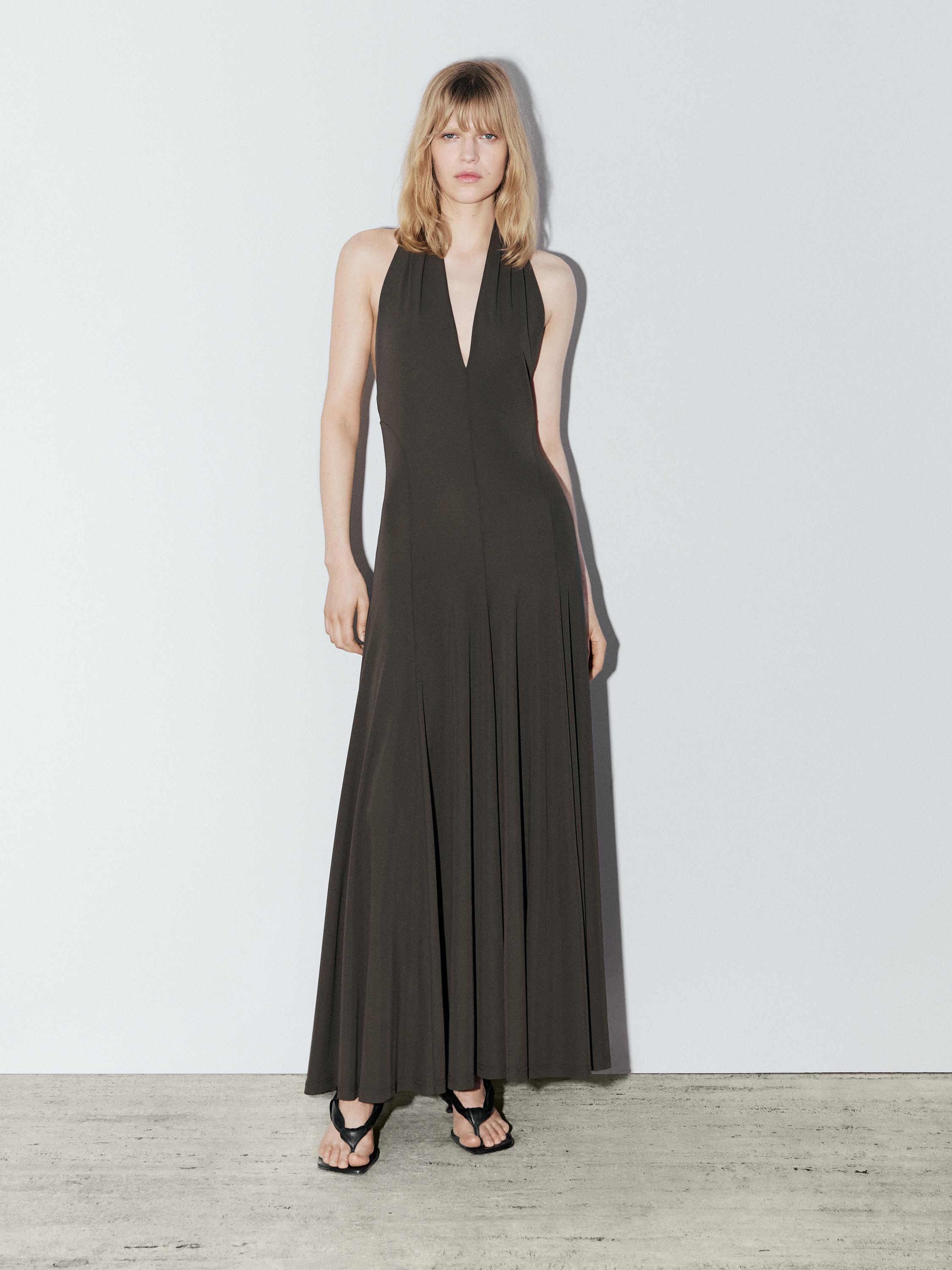 Vestido comprido fluido com gola halter - STUDIO