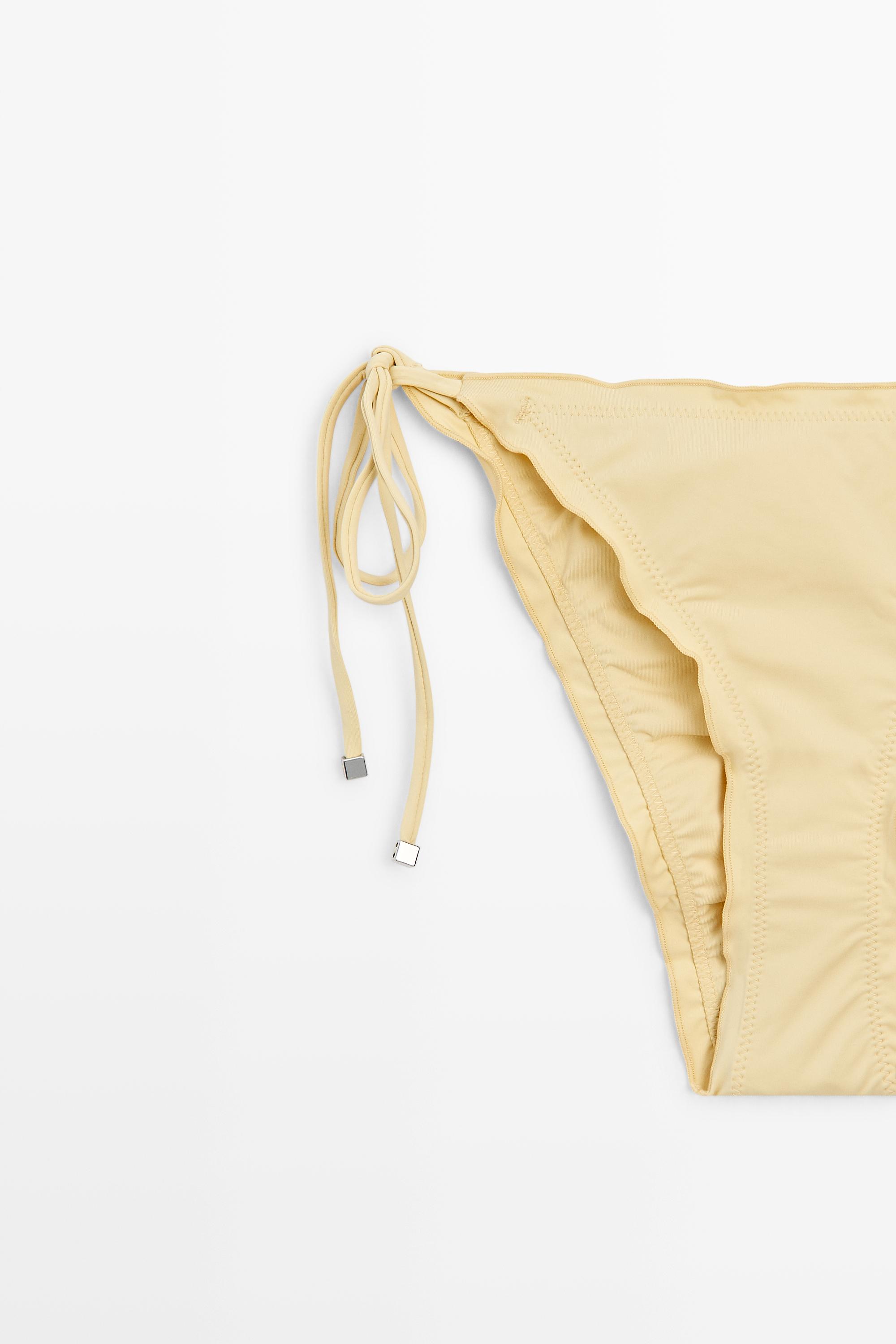 Ruffled bikini bottoms with bows — Vanilla