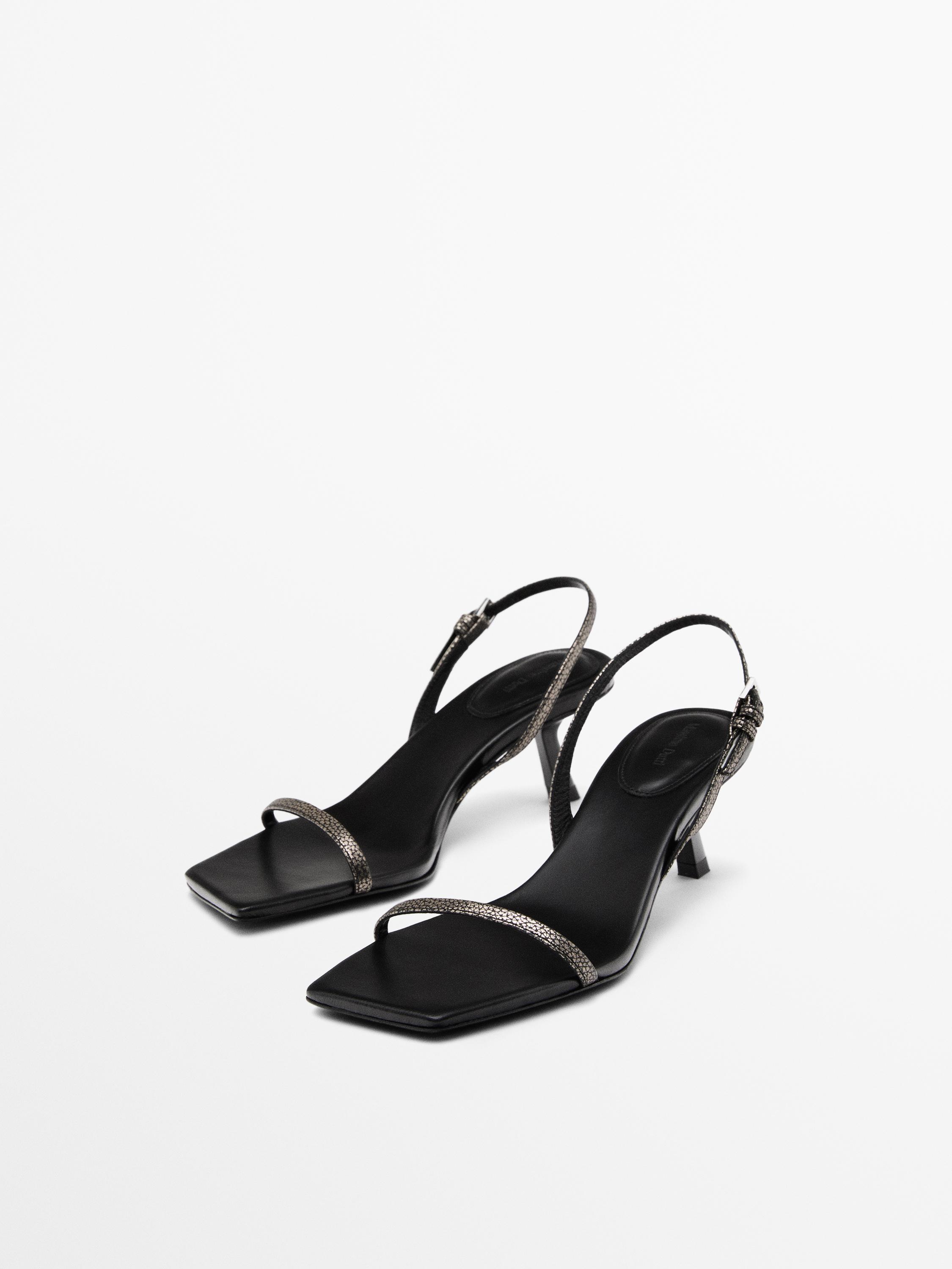 Desenli topuklu bantlı sandalet