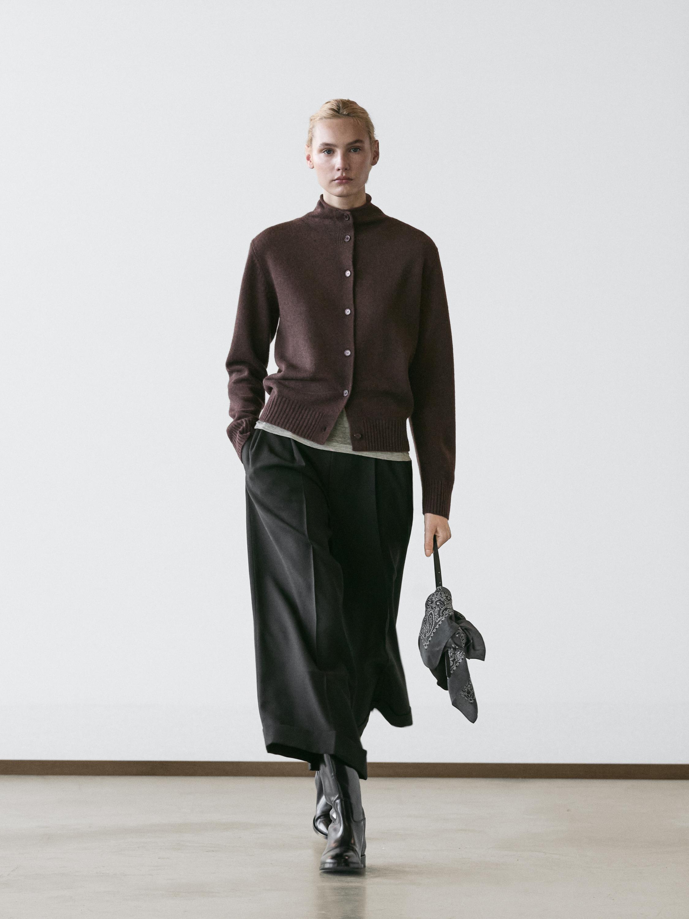 Кардиган из шерстяного трикотажа с высоким воротом