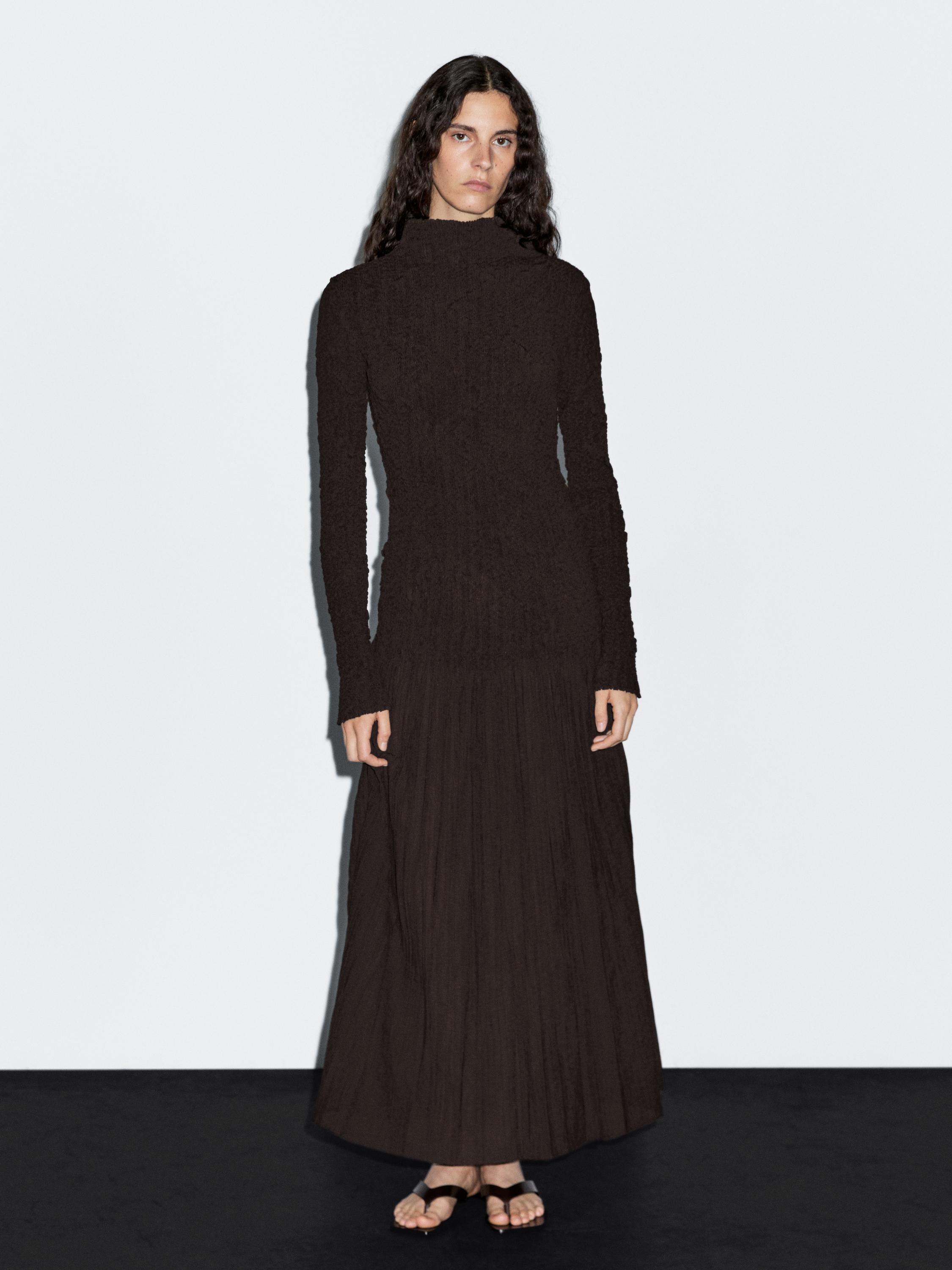 Robe longue stretch plissée