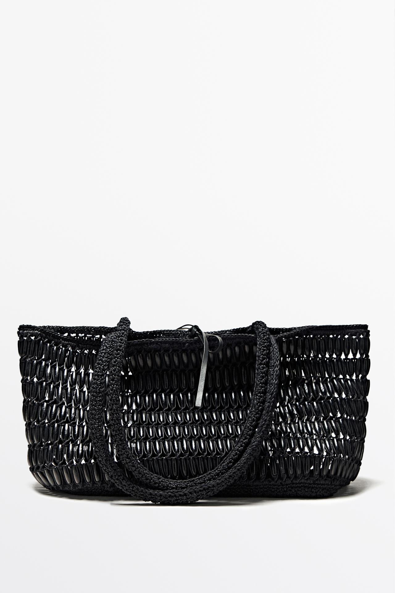 Tote bag with wooden details — BLACK
