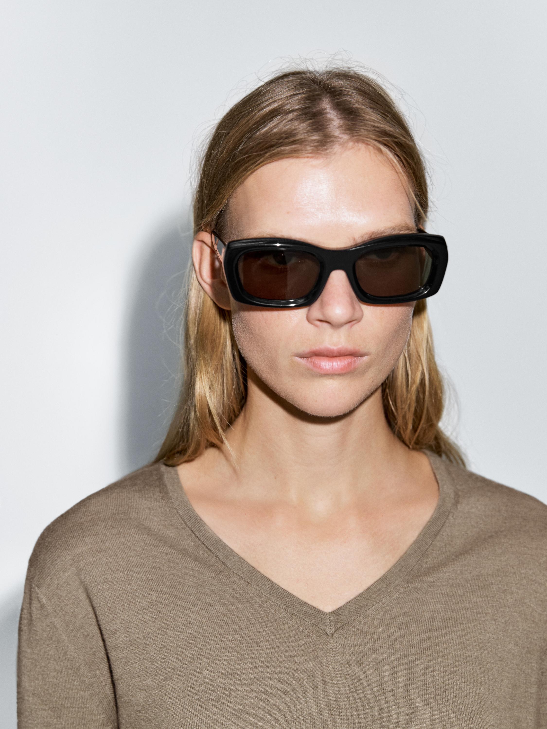 Wool blend V-neck knit sweater