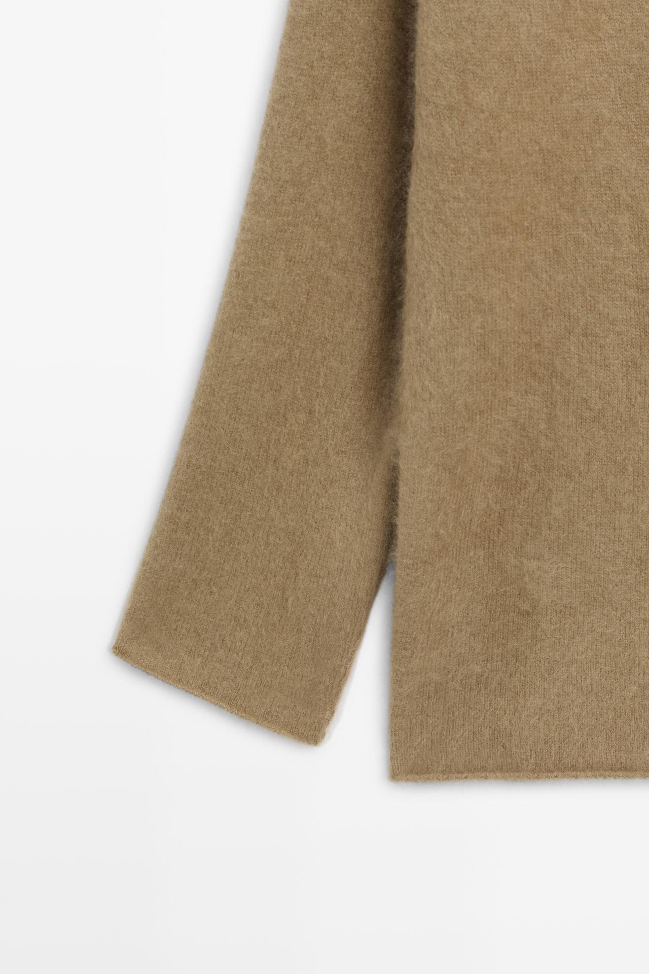 Oversize v-neck knit sweater — Olive