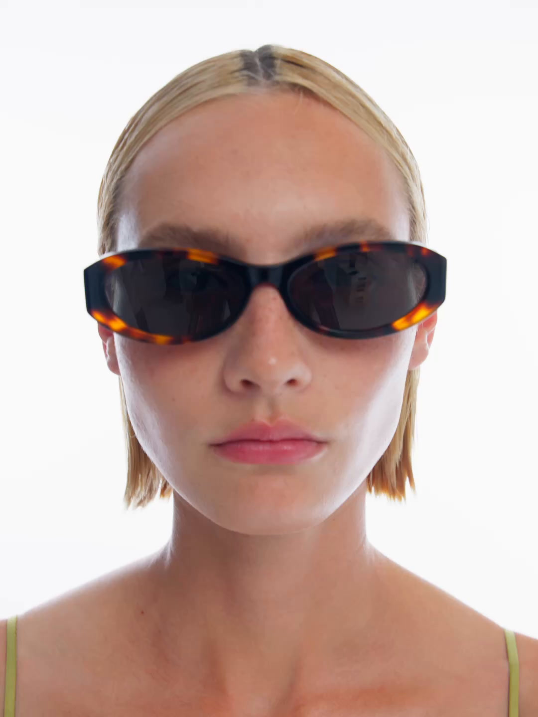 Petites lunettes de soleil ovales