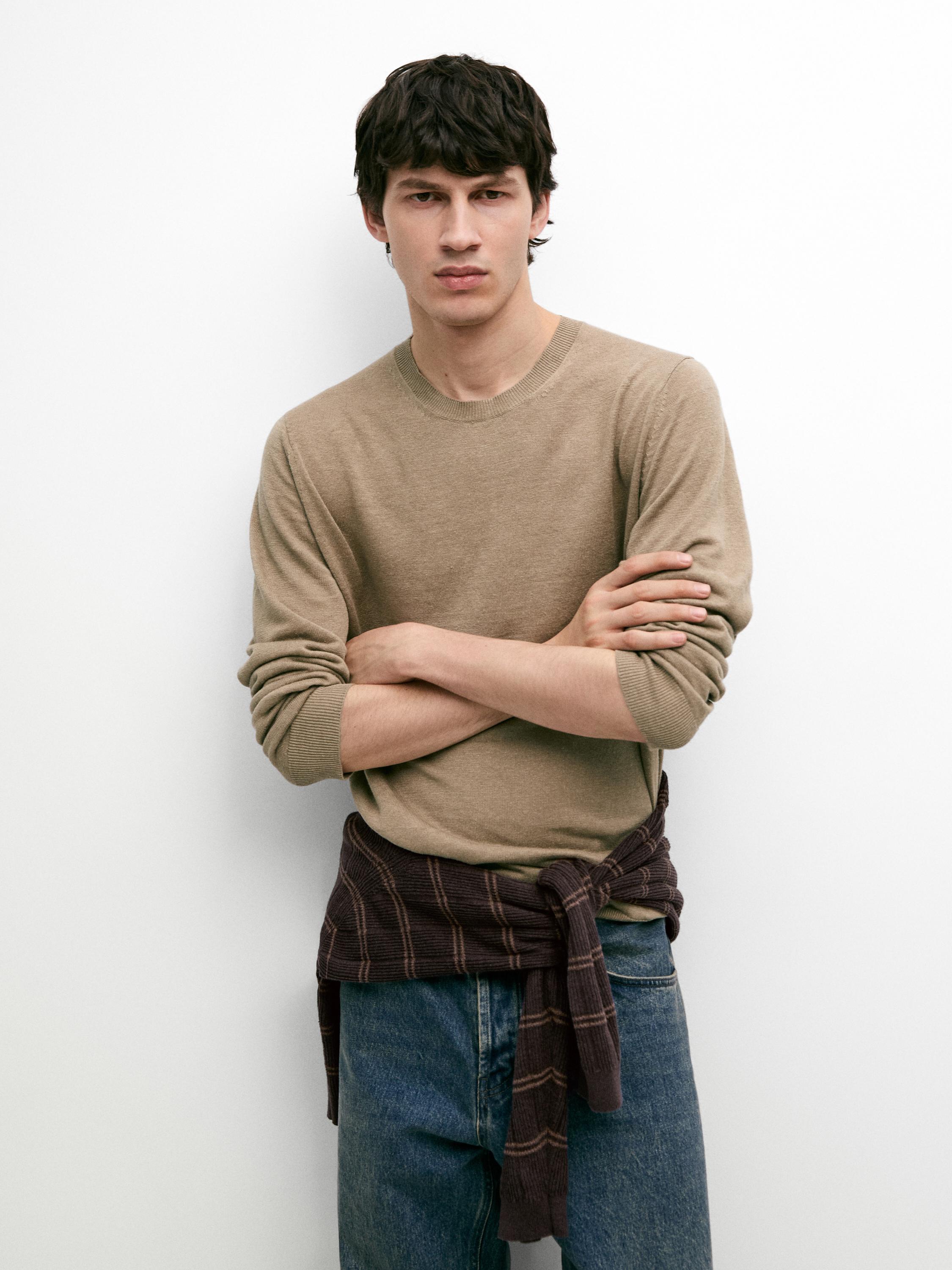 Πλεκτό πουλόβερ από λινό με στρογγυλή λαιμόκοψη