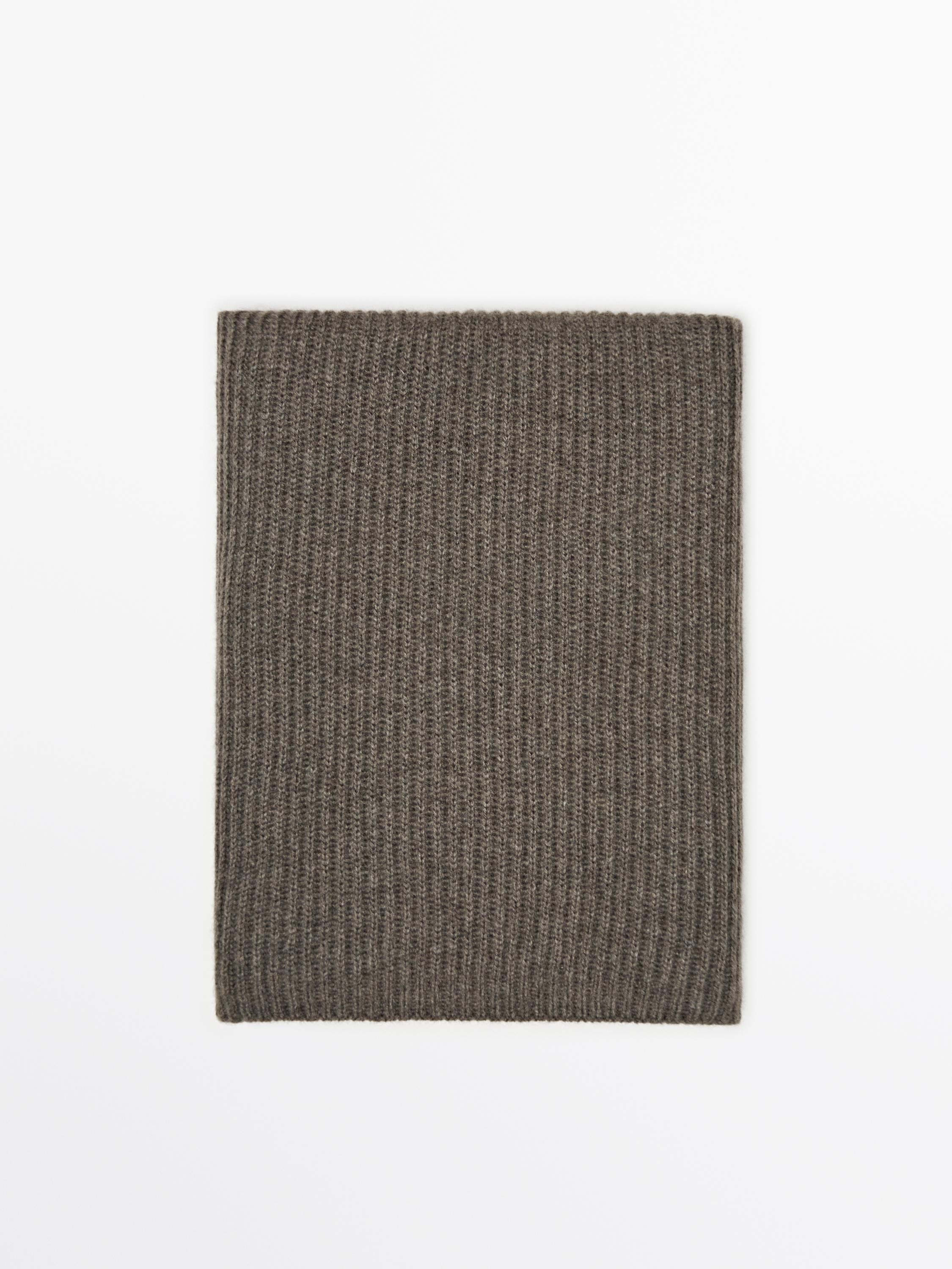 Ribbed 100% cashmere scarf