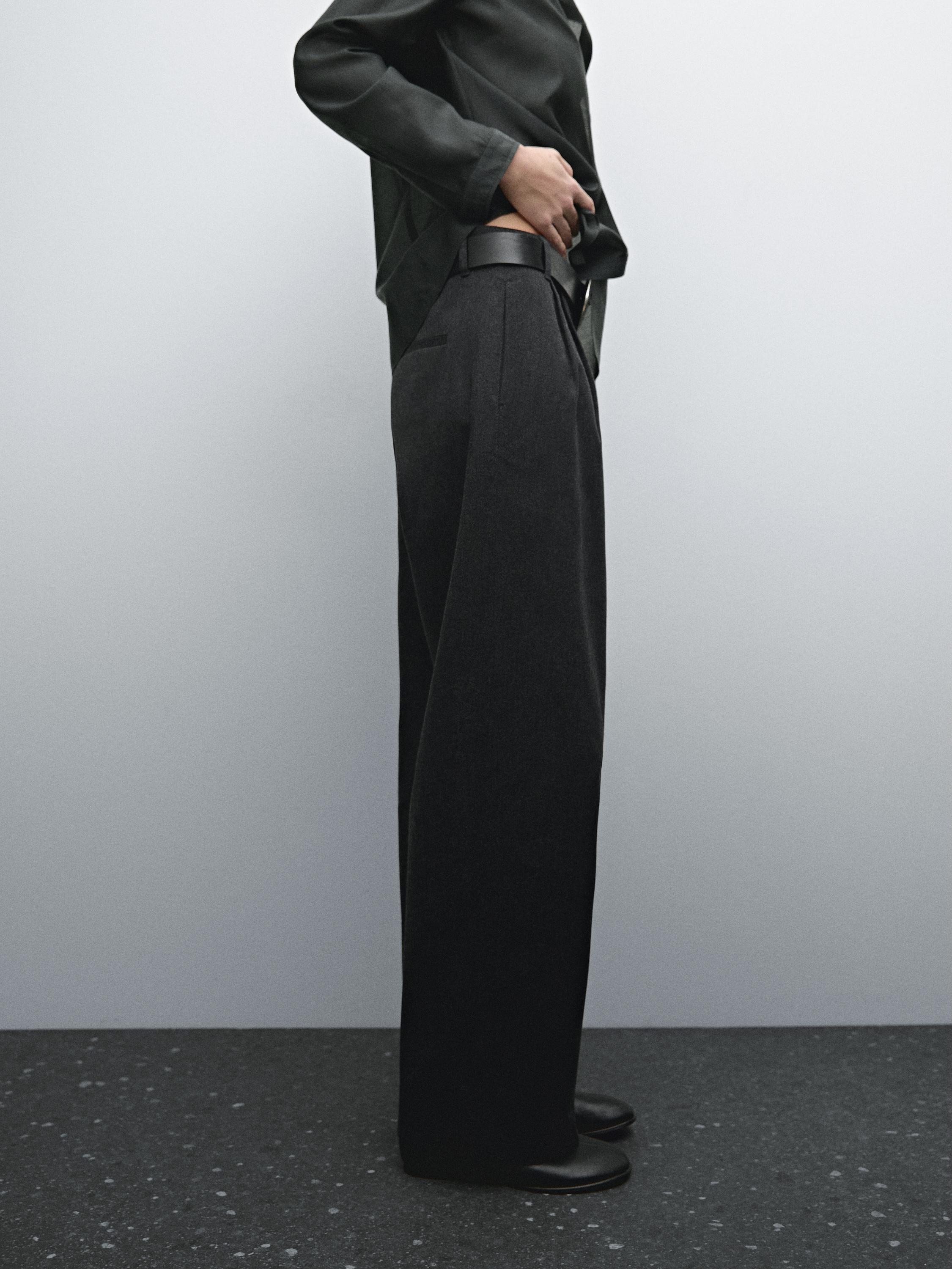 Flowing pleated cotton blend trousers