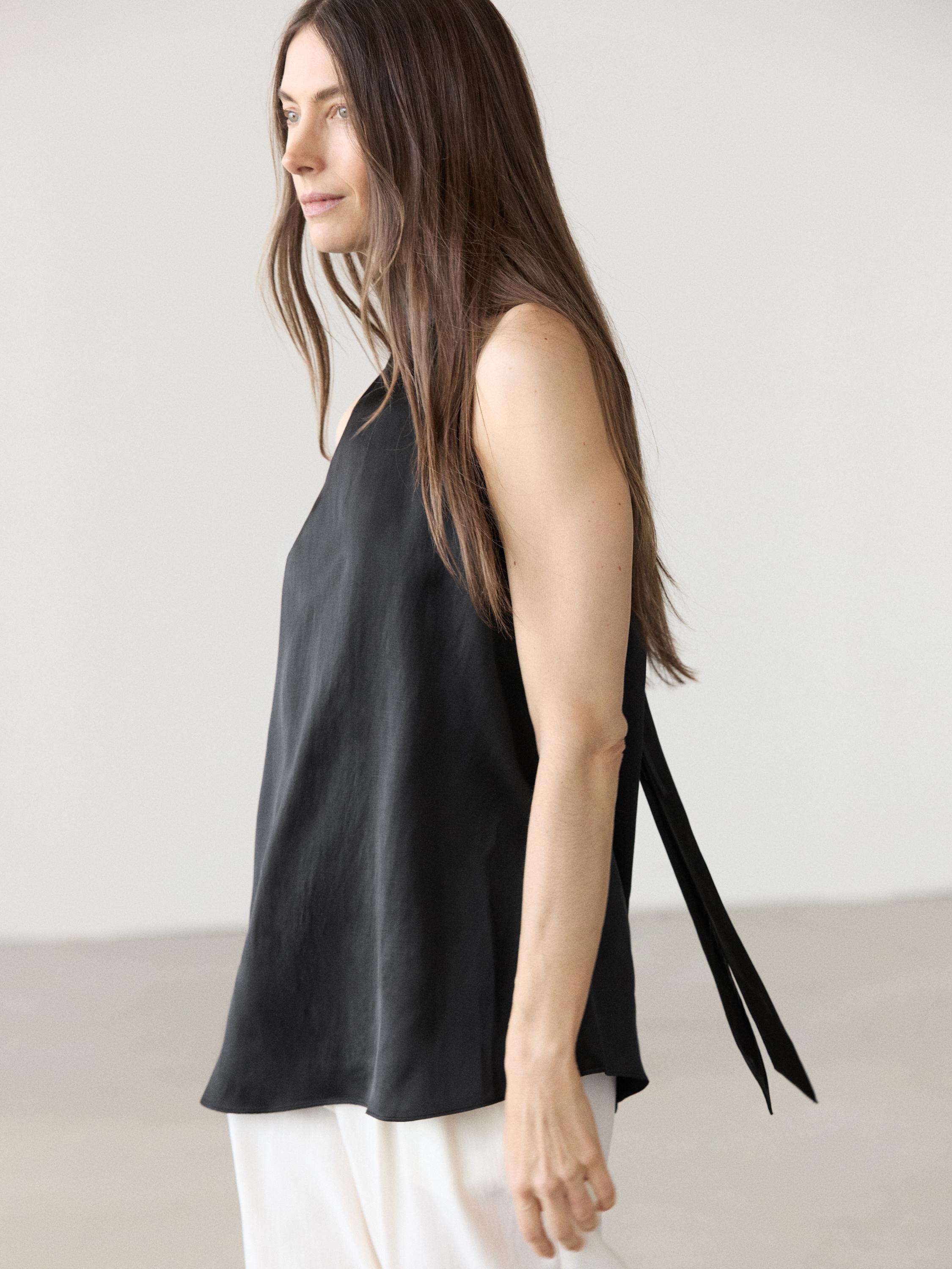 Satin halter top with tie detail — BLACK