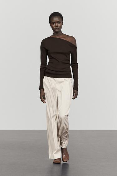 Draped shoulder detail T-shirt — BROWN 1