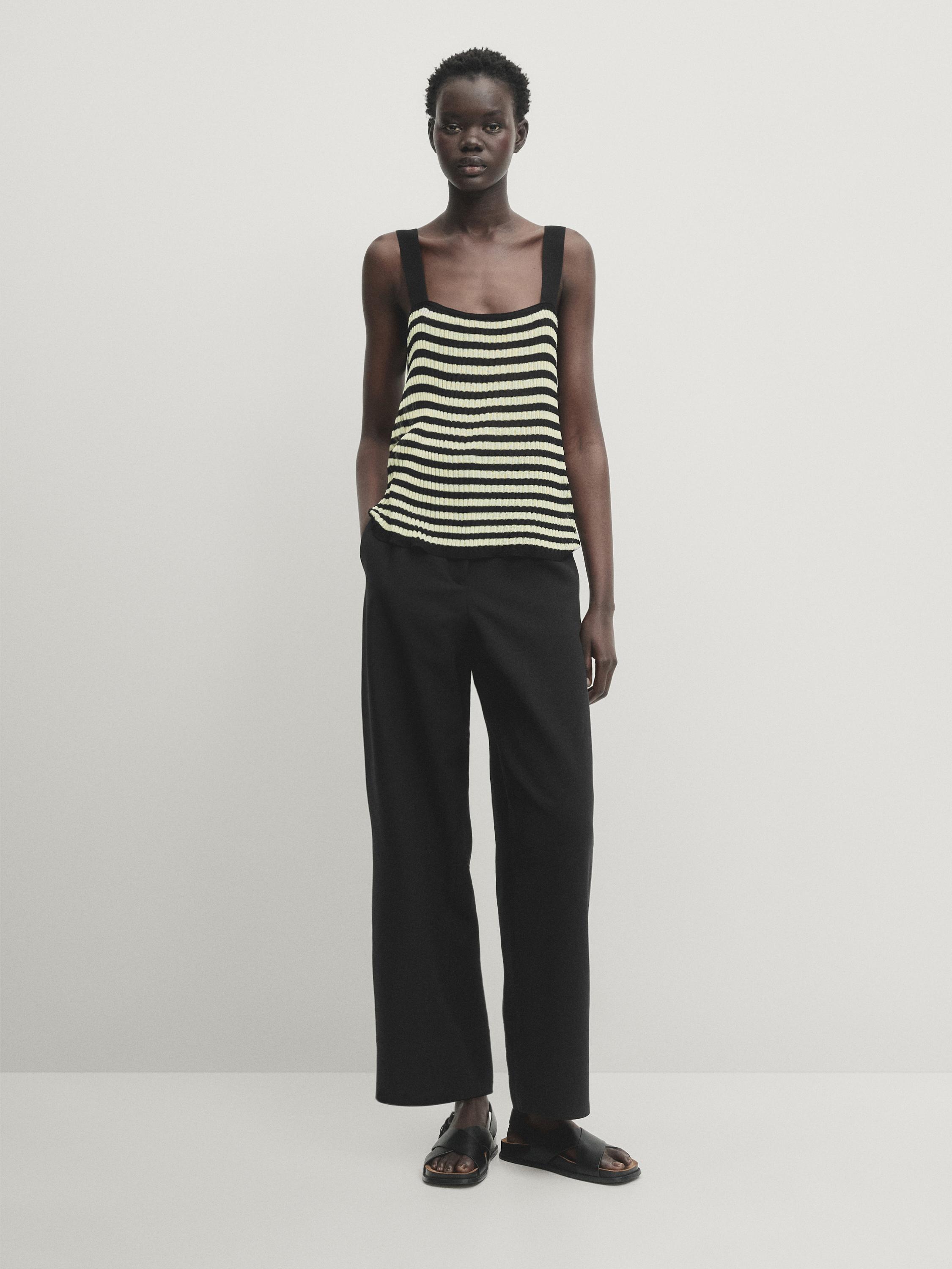 توب مخطط بغرزة مخرمة