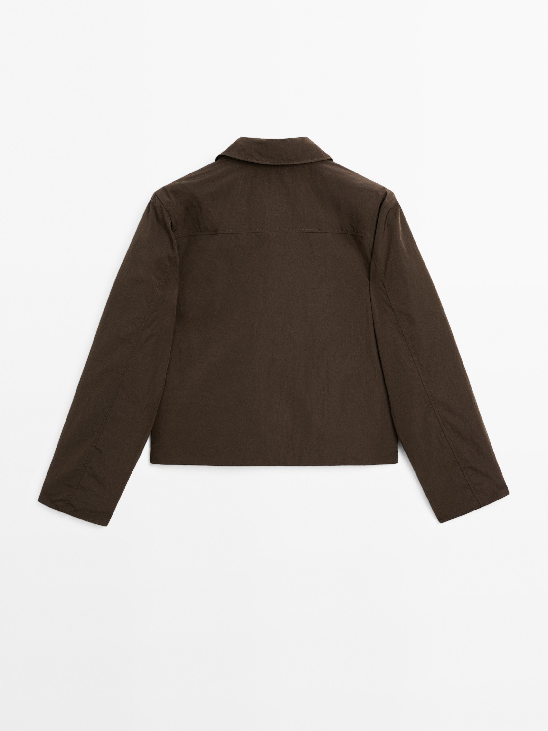 Chaqueta corta acolchada botones forrados