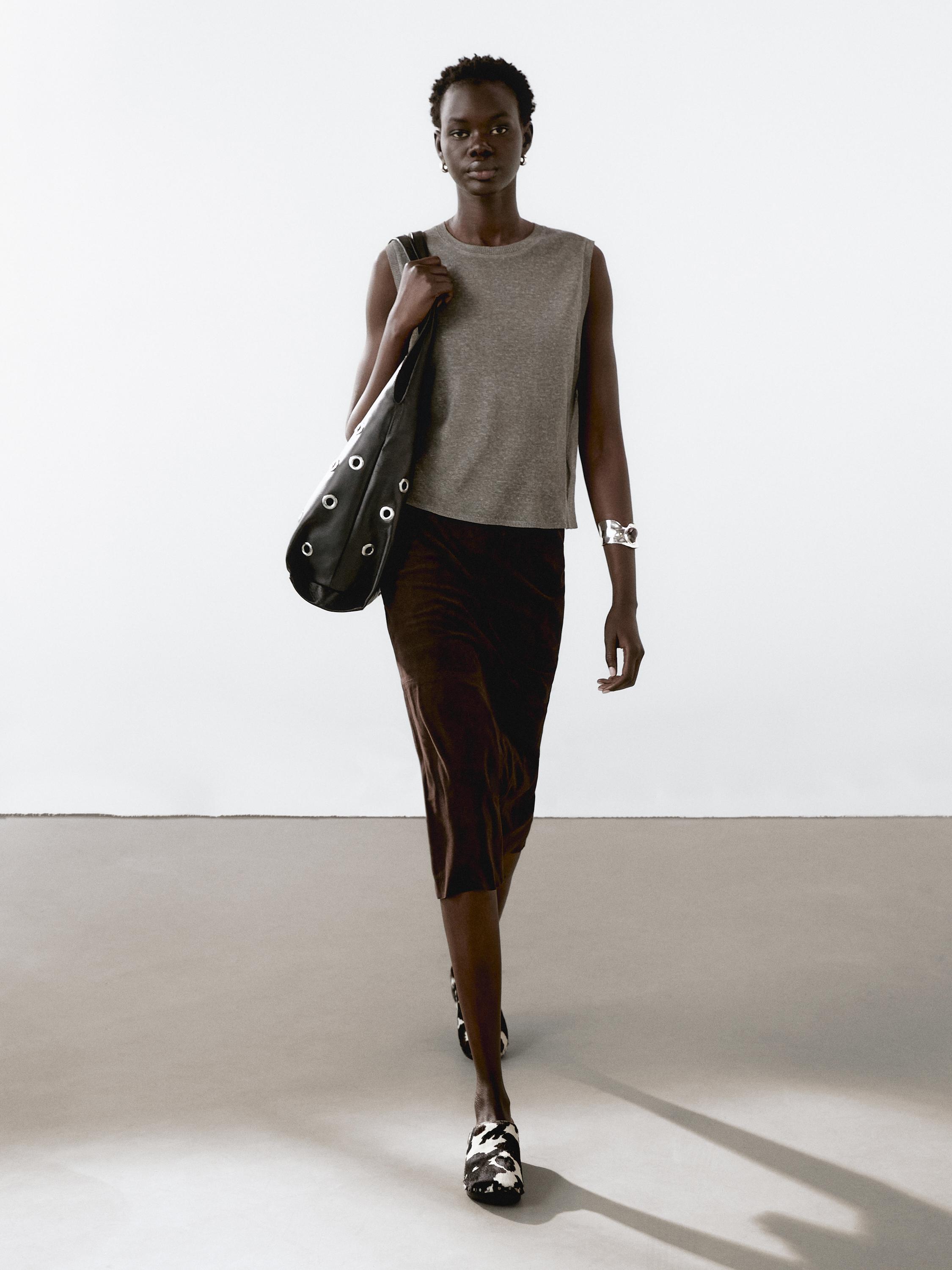 Sleeveless top in flowing fabric