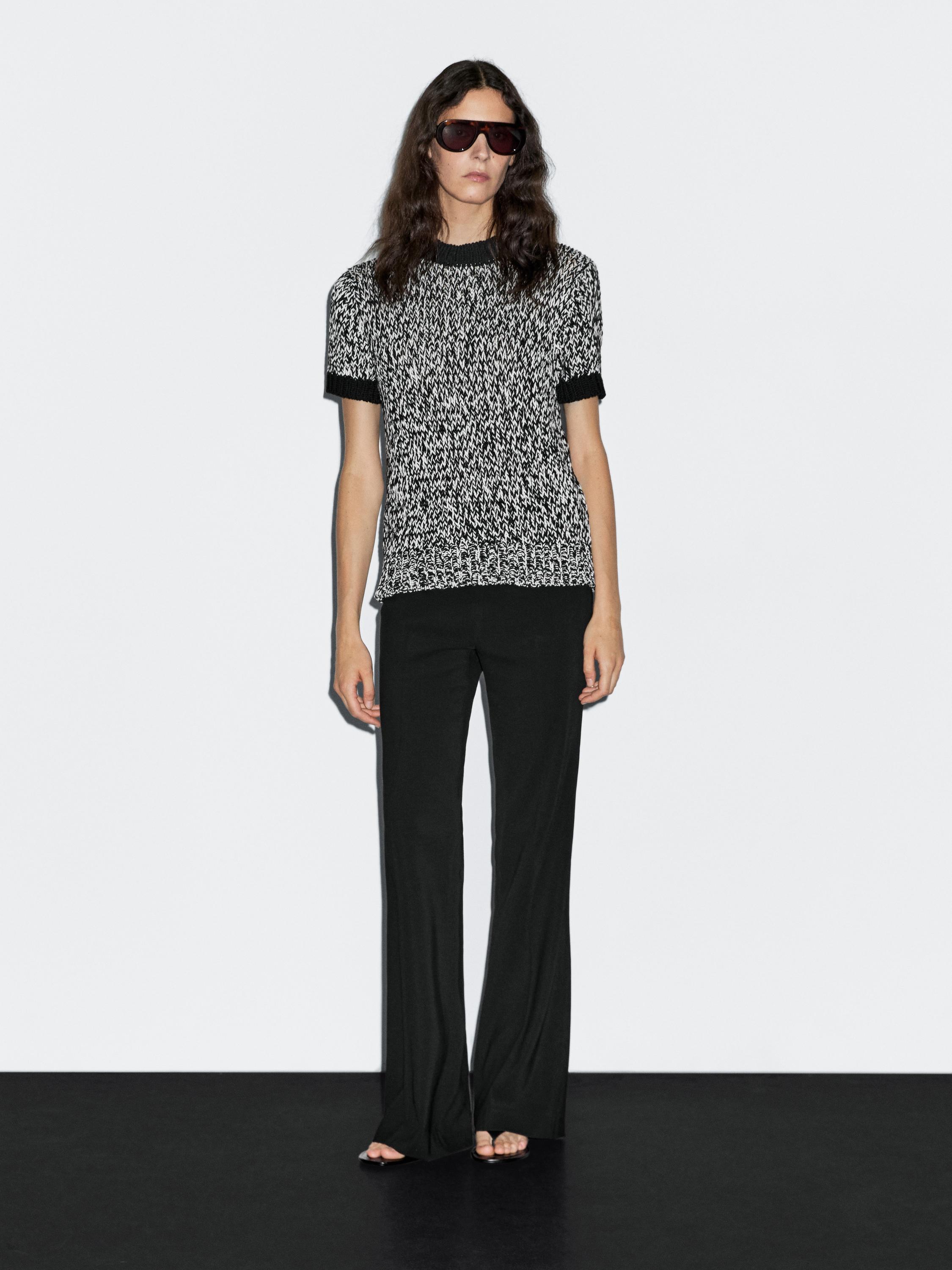 Short sleeve knit sweater