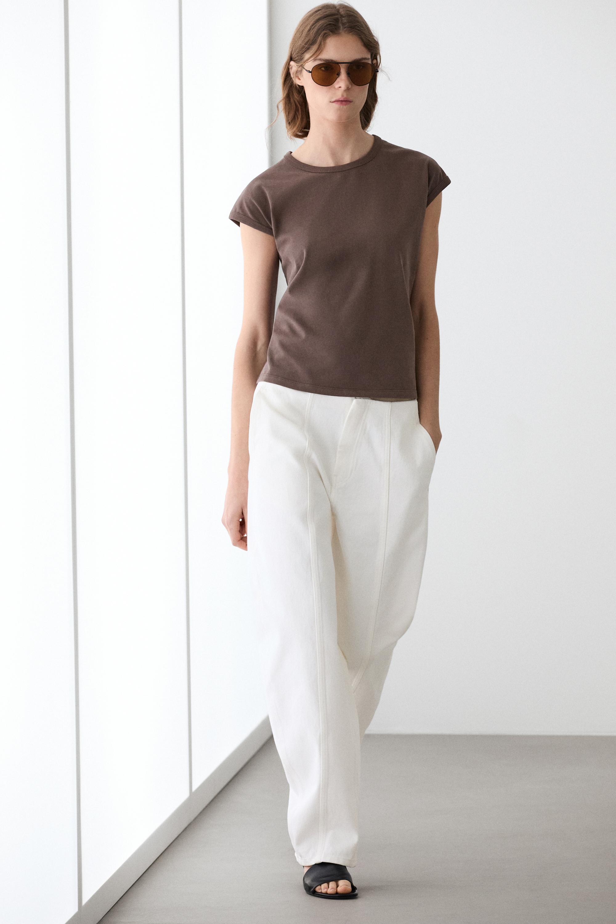 Sleeveless 100% cotton T-shirt — BROWN