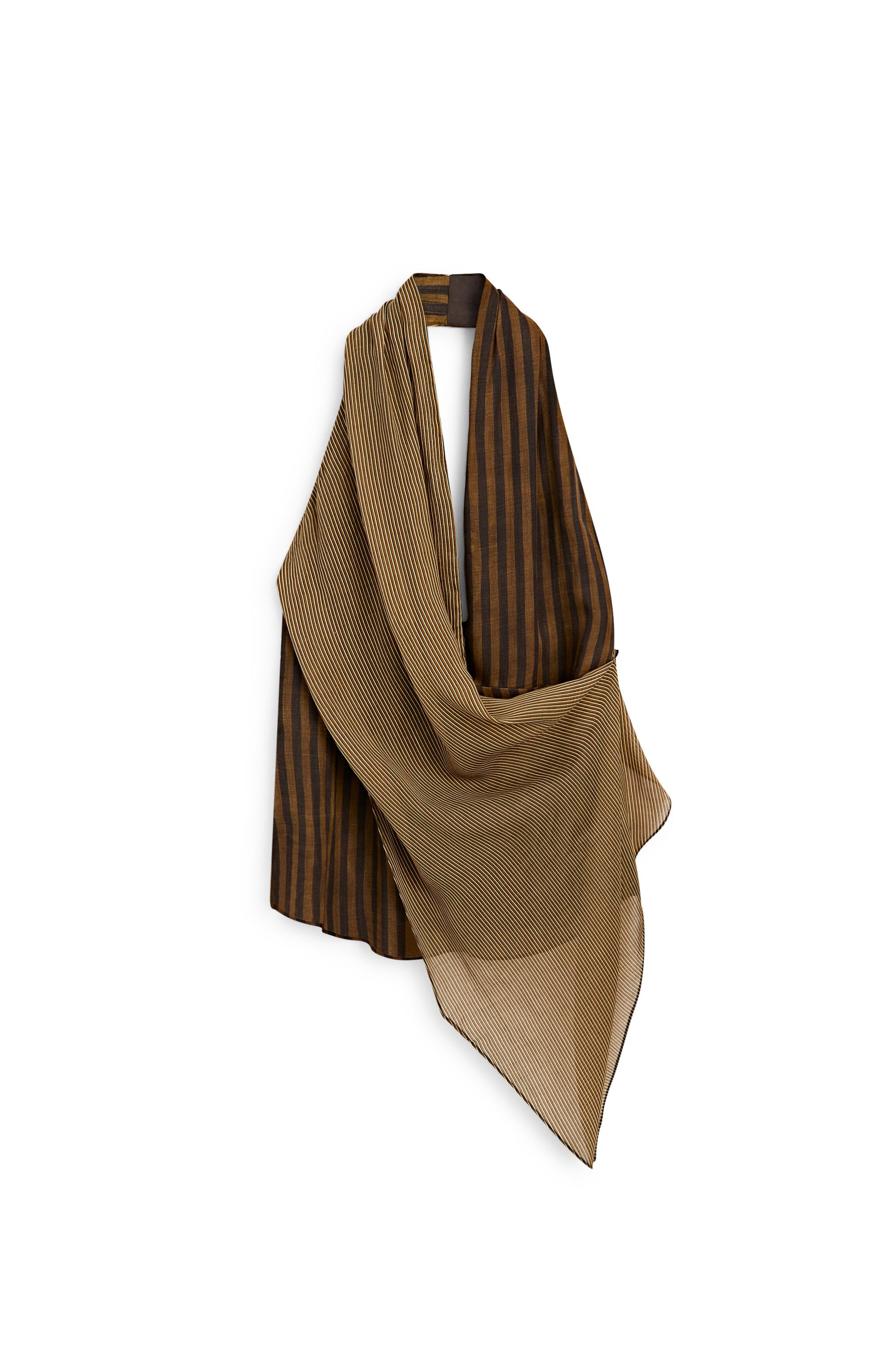 Flowing striped halter top total look — Khaki