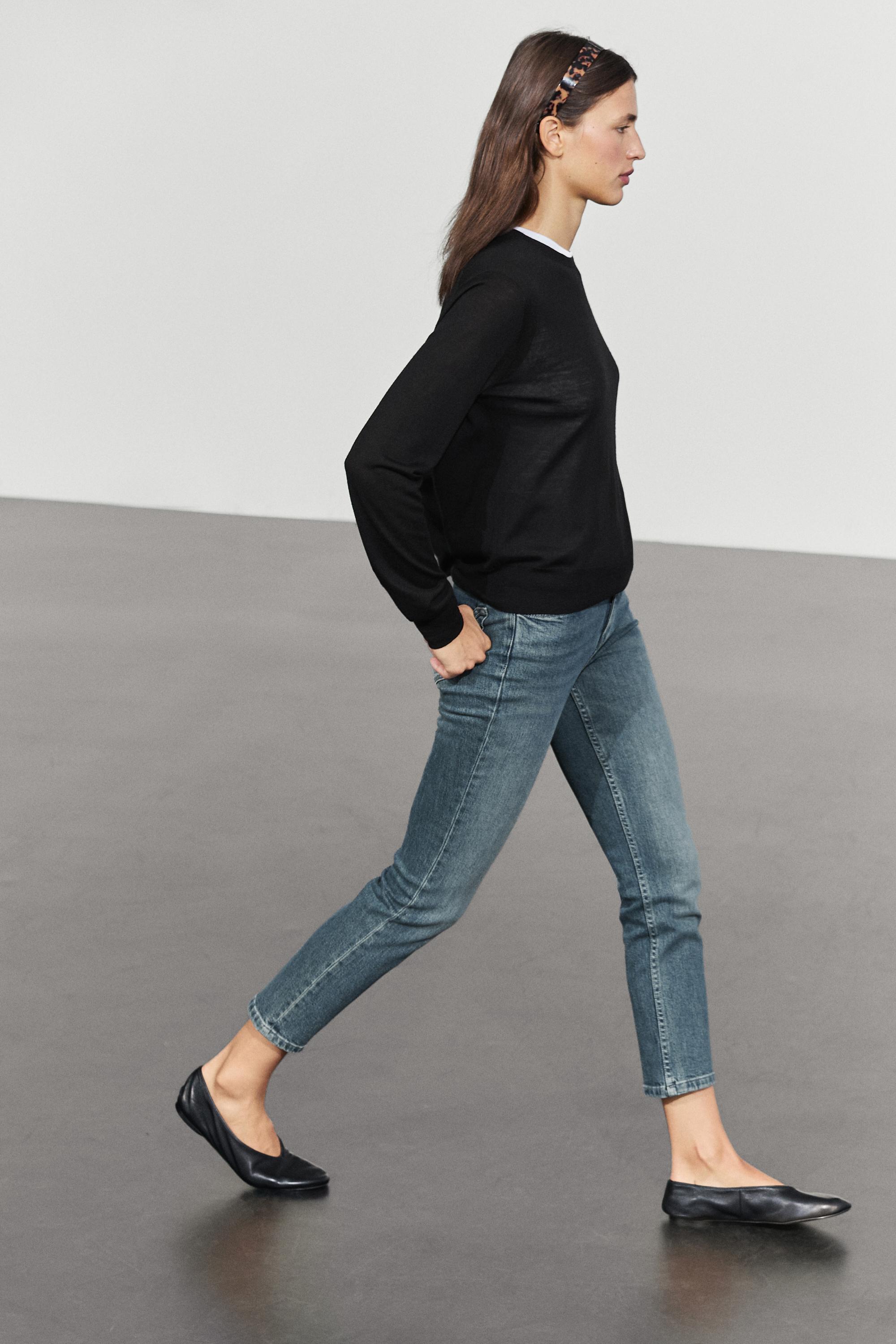 100% wool knit round neck sweater