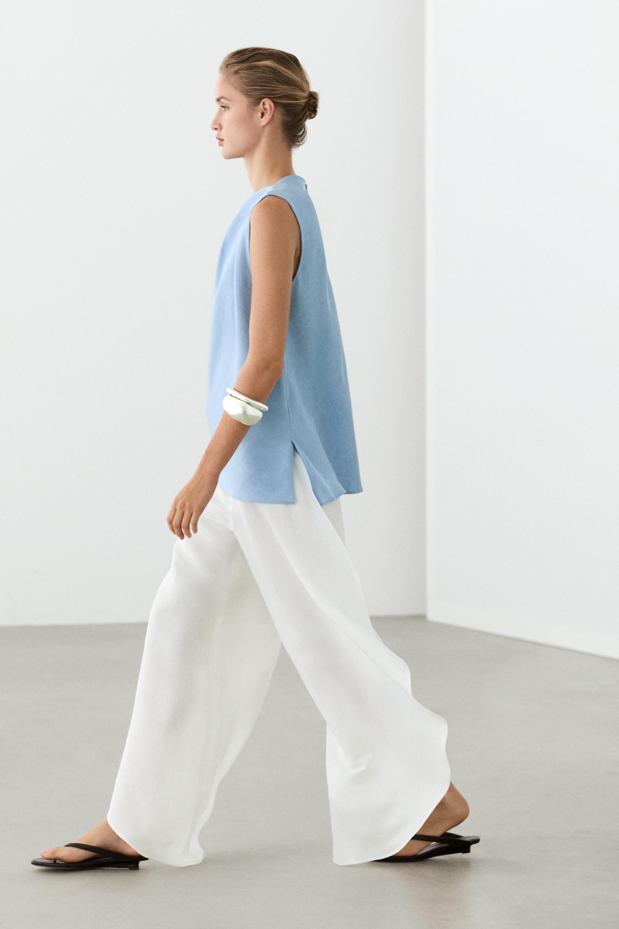 Flowing linen blend pleated top — SKY BLUE