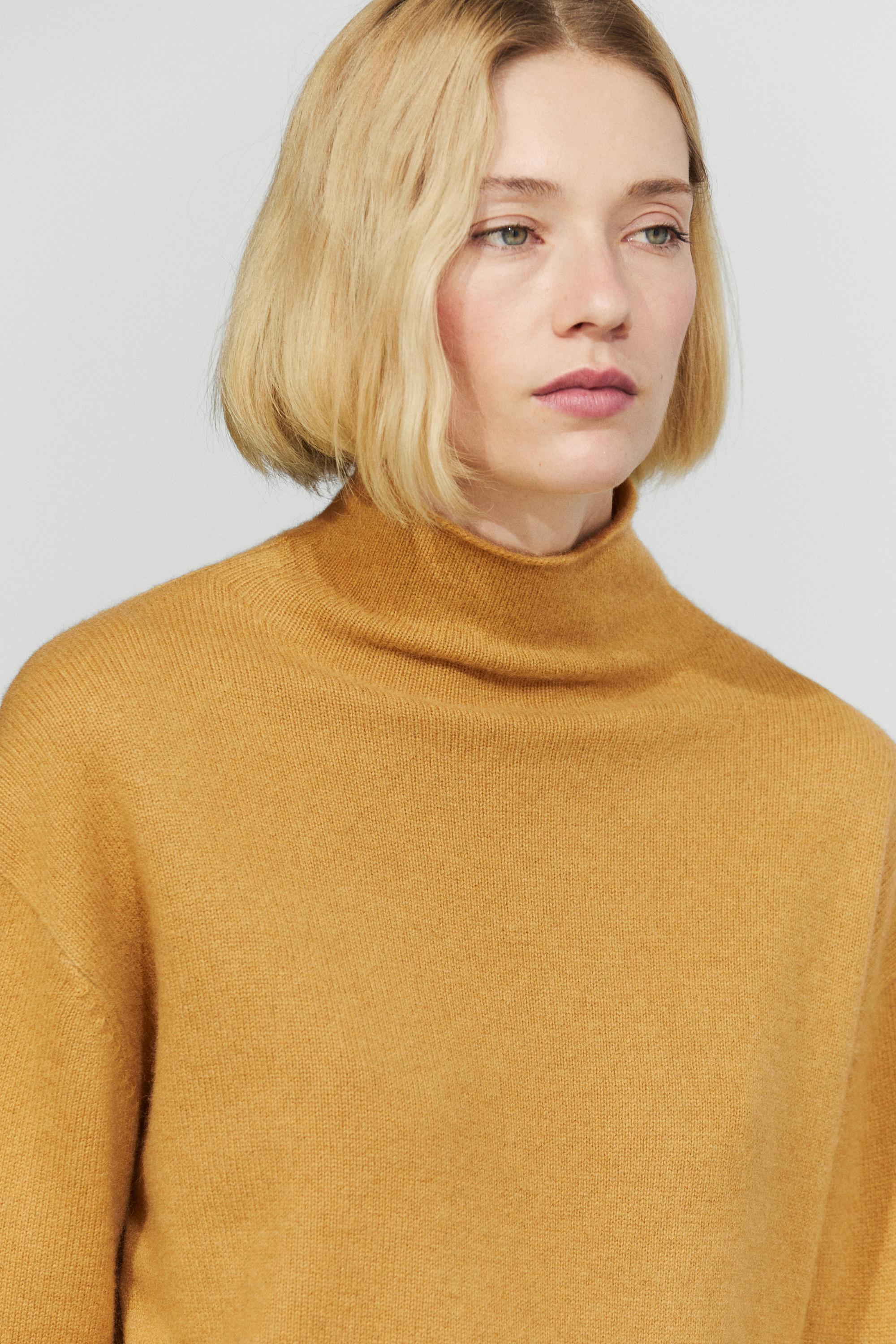 100% cashmere oversize knit sweater — MUSTARD YELLOW