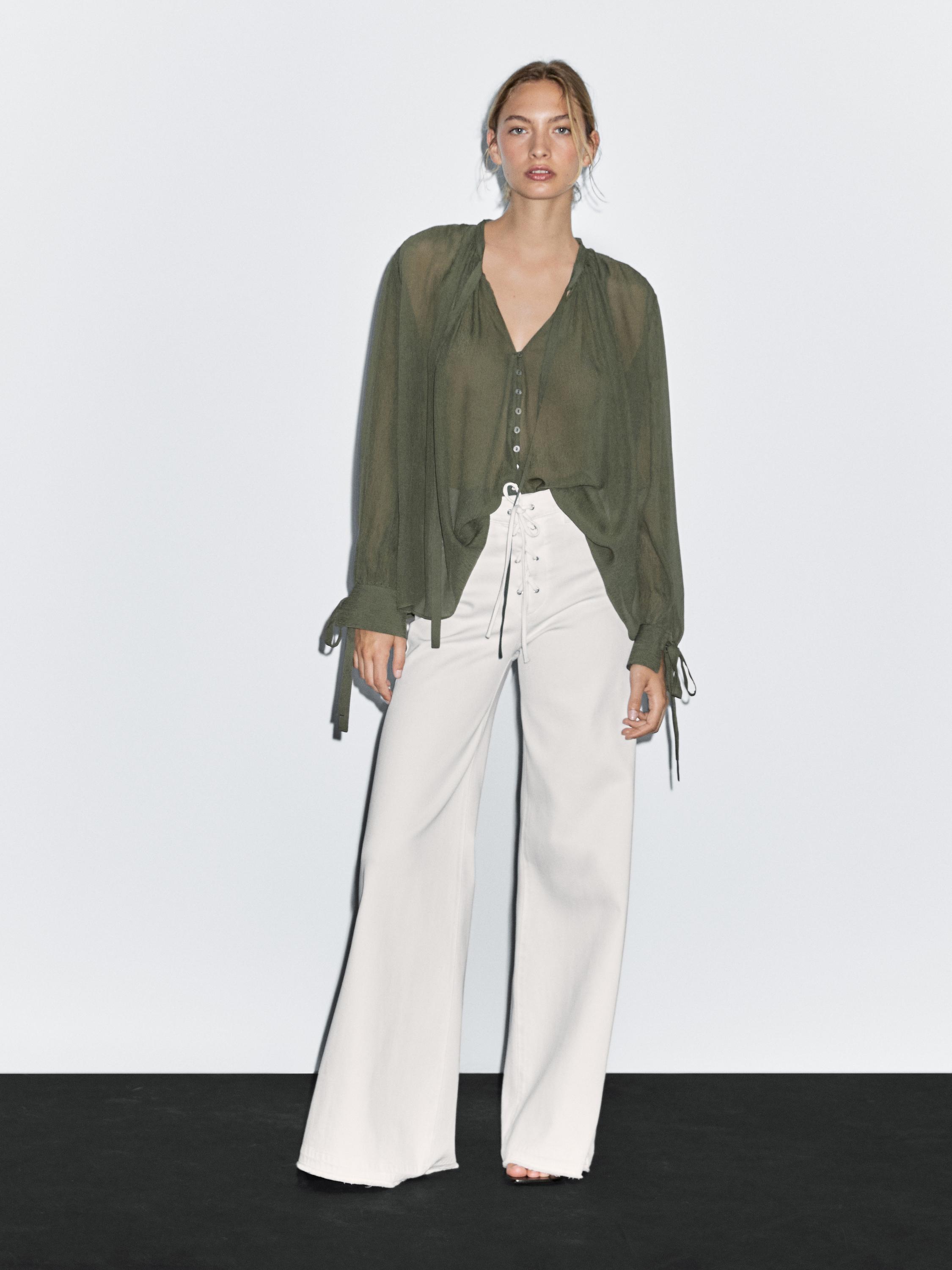 Flared high-waist jeans