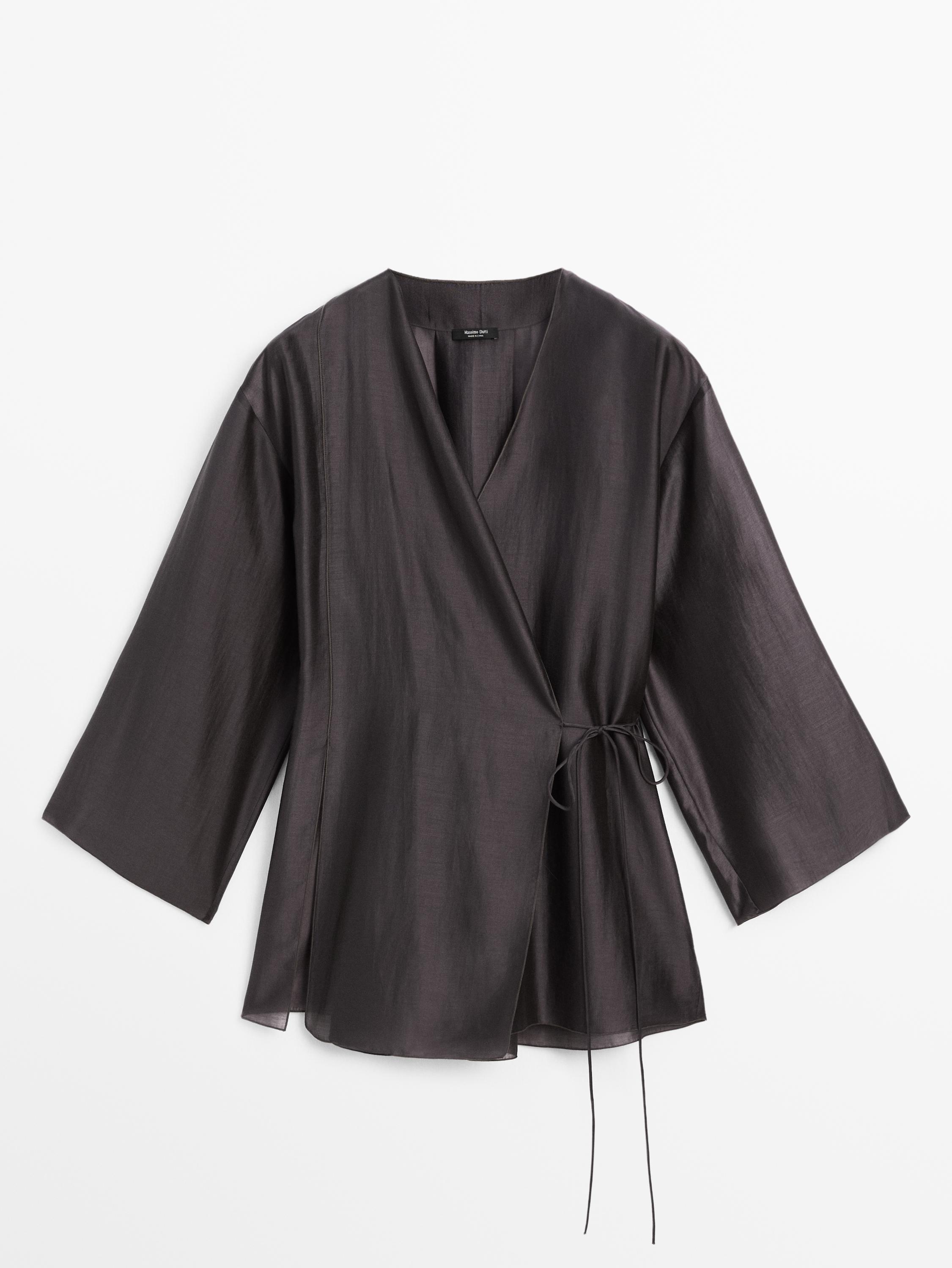 Flowing kimono with tie detail