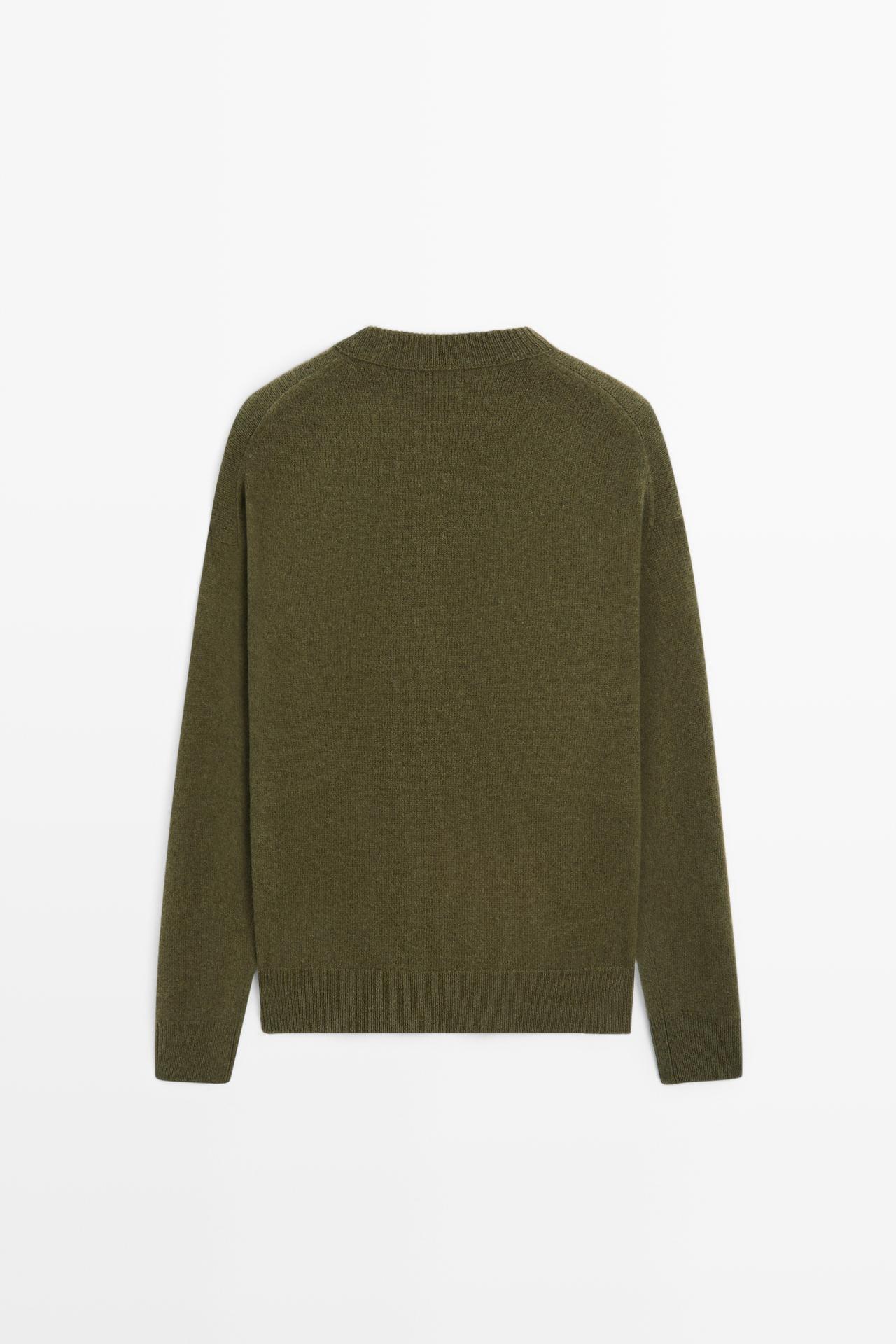 100% wool knit round-neck sweater — DARK OLIVE GREEN
