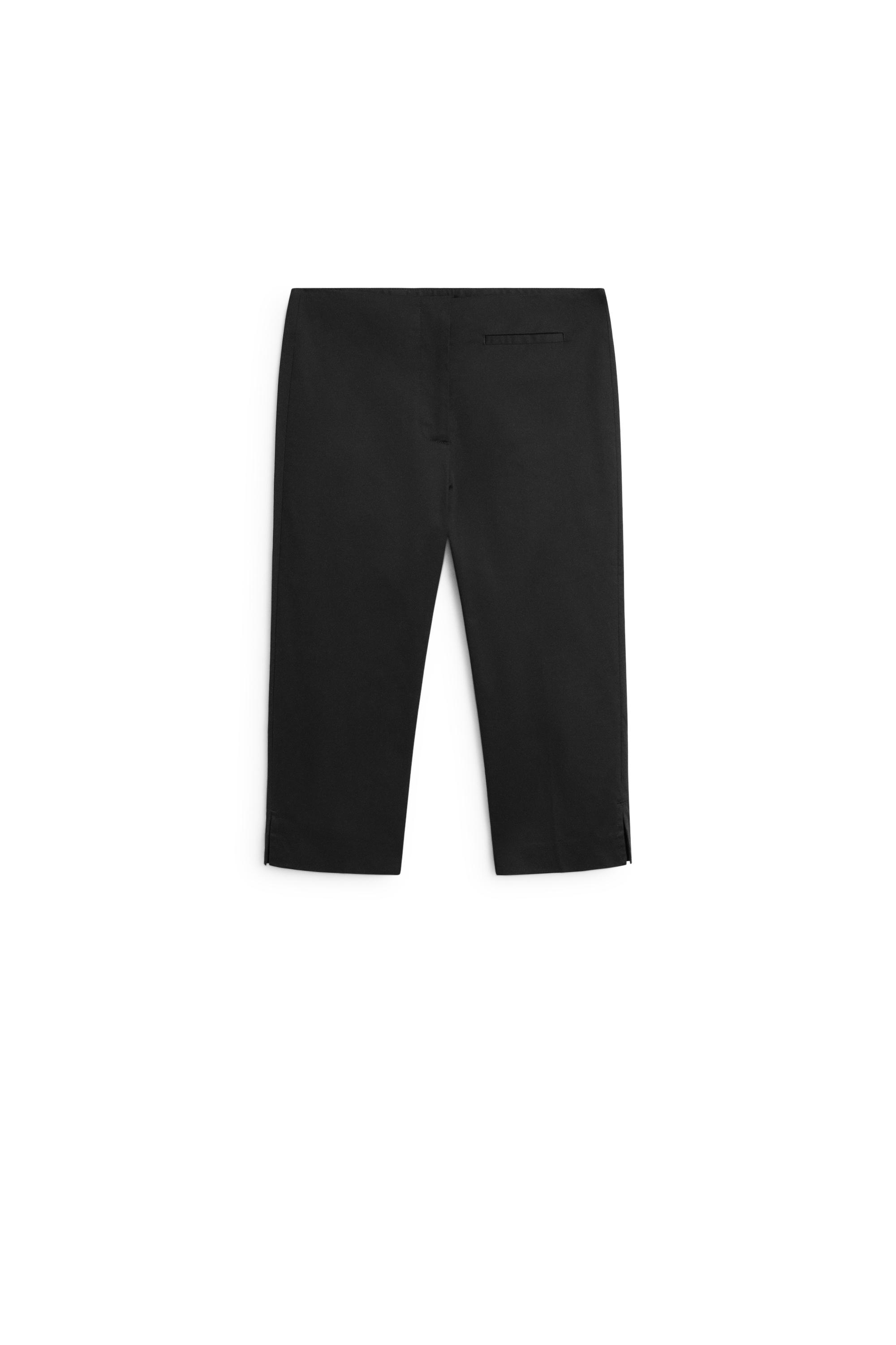 Cotton blend capris — BLACK
