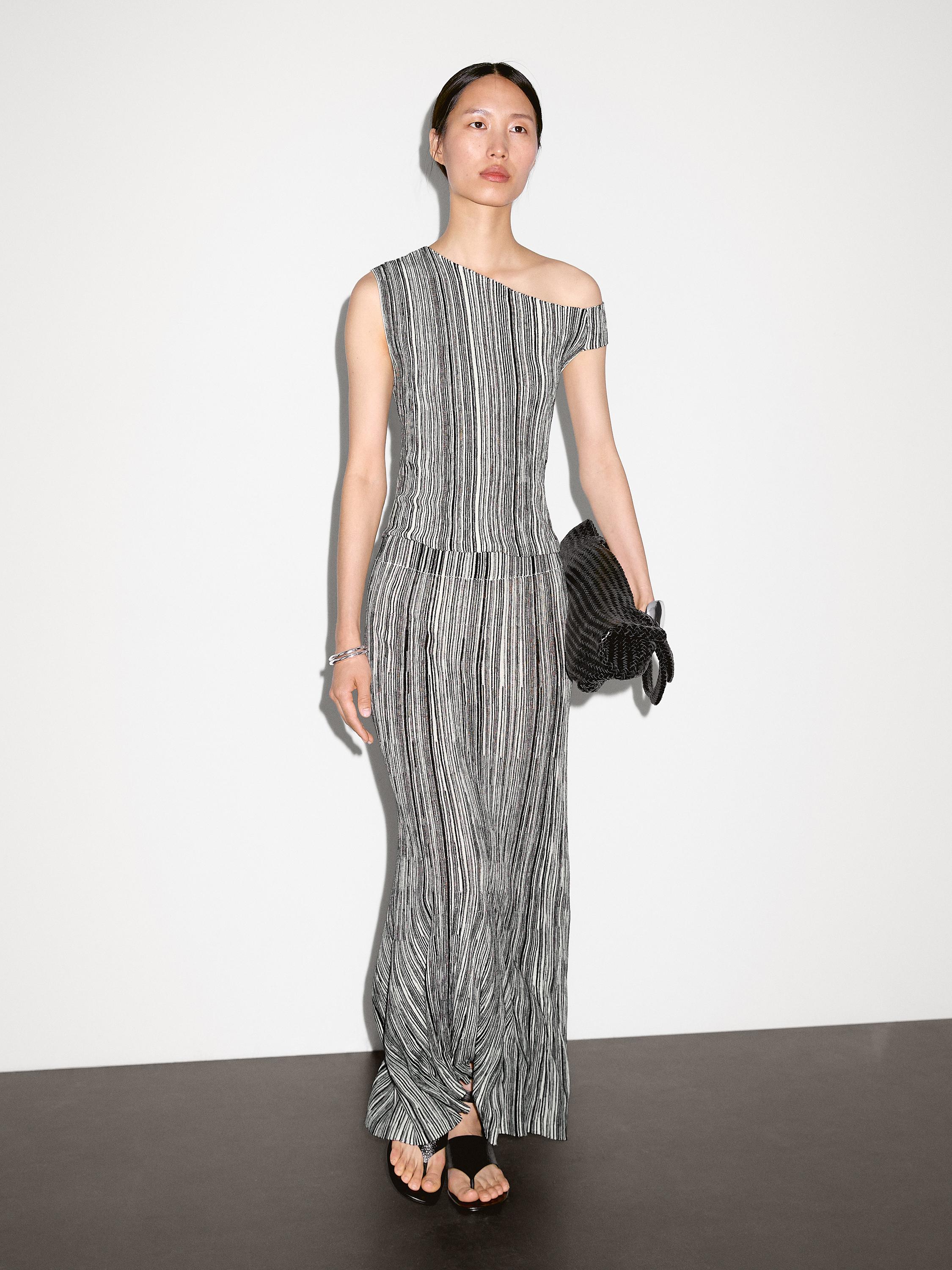 Faldilla llarga punt detall ratlles