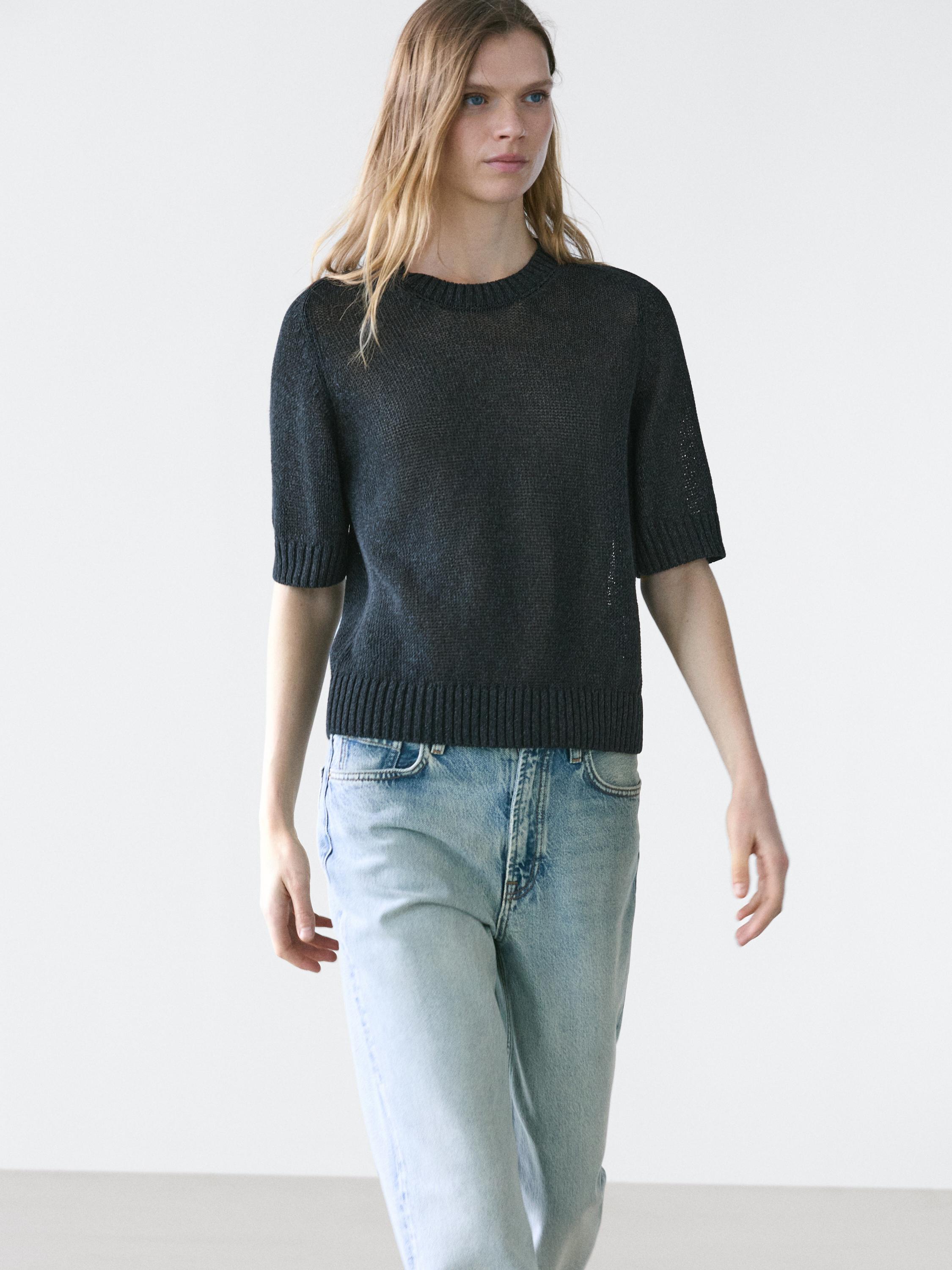 Short sleeve knit sweater