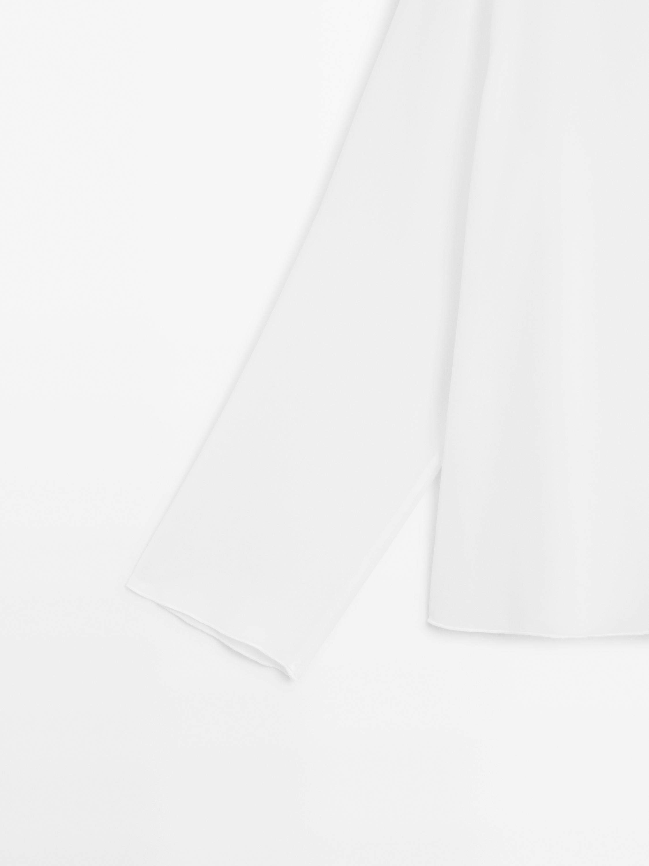 Flowing shirt with polo collar