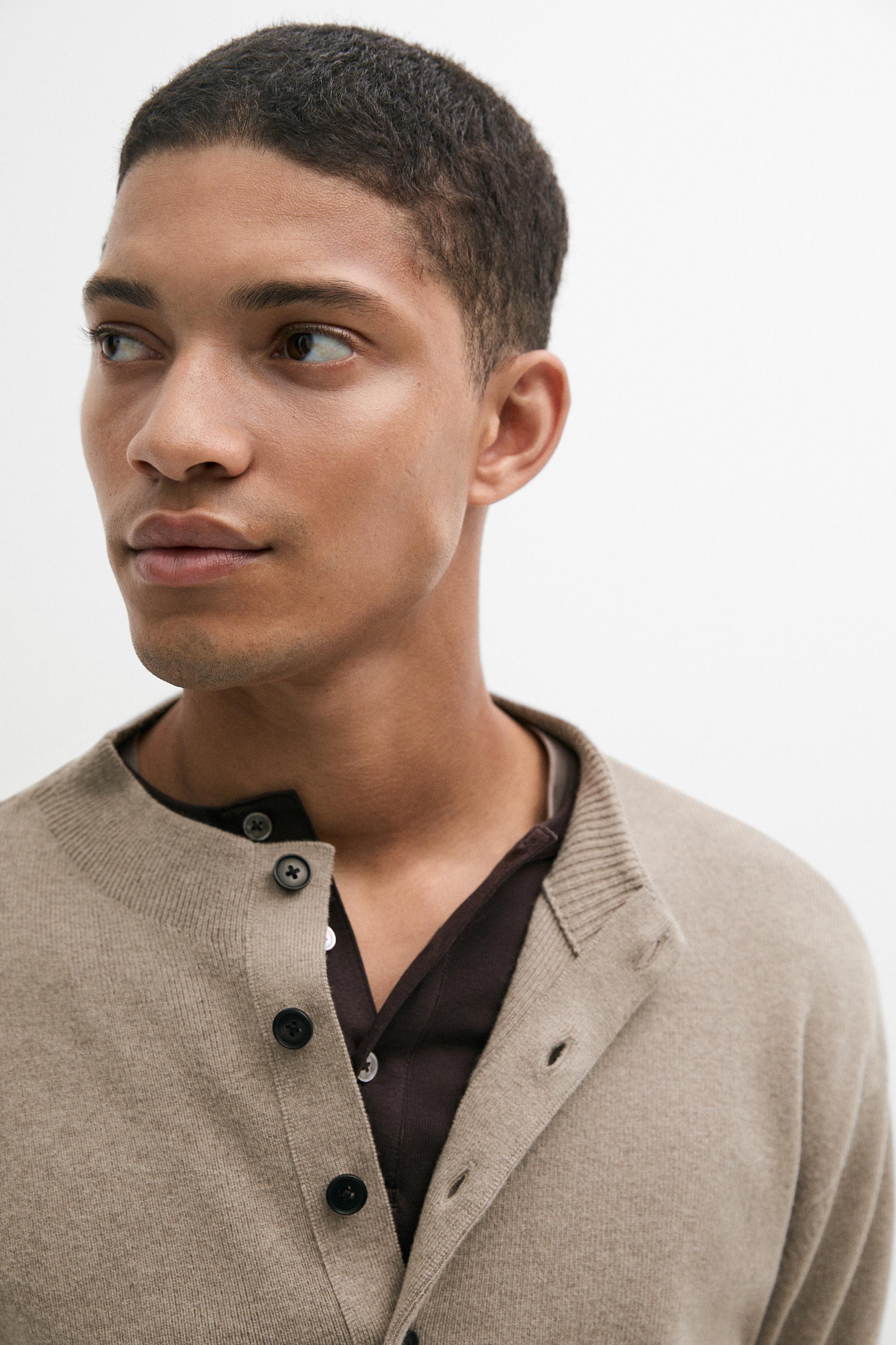 Button mock neck knit sweater — GOLDEN BROWN