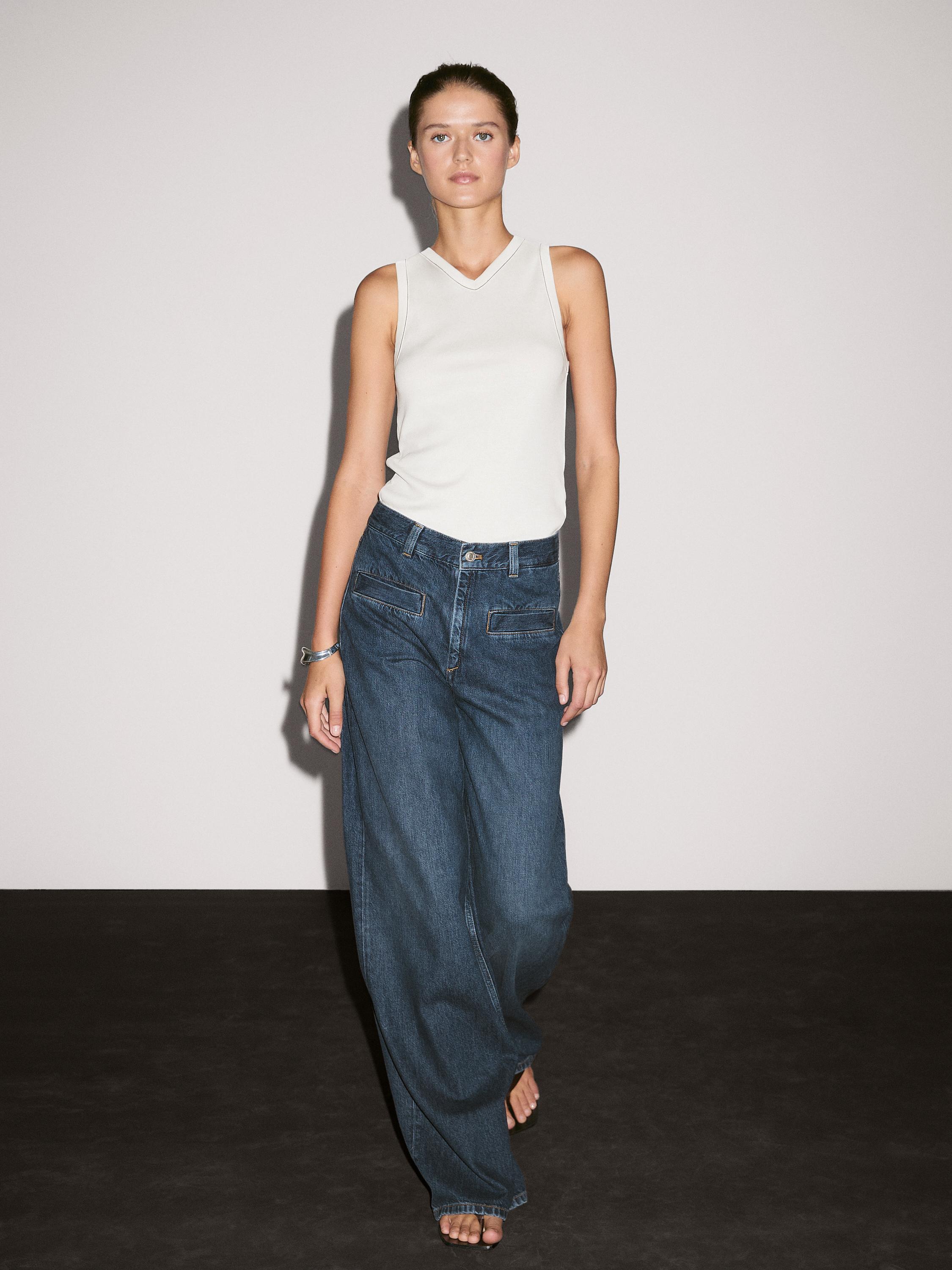 High-waist wide-leg jeans with pockets