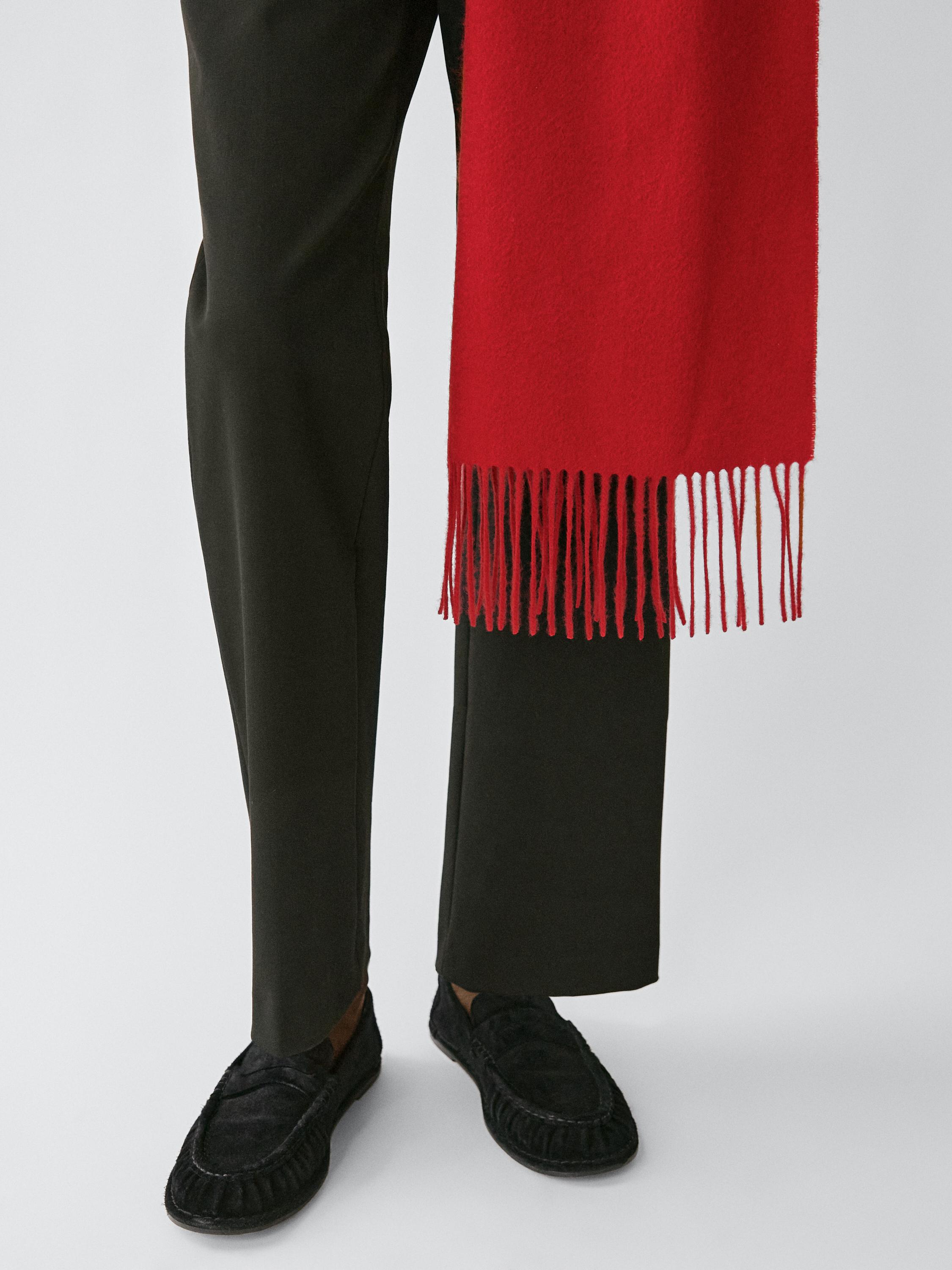 100% cashmere fringed scarf