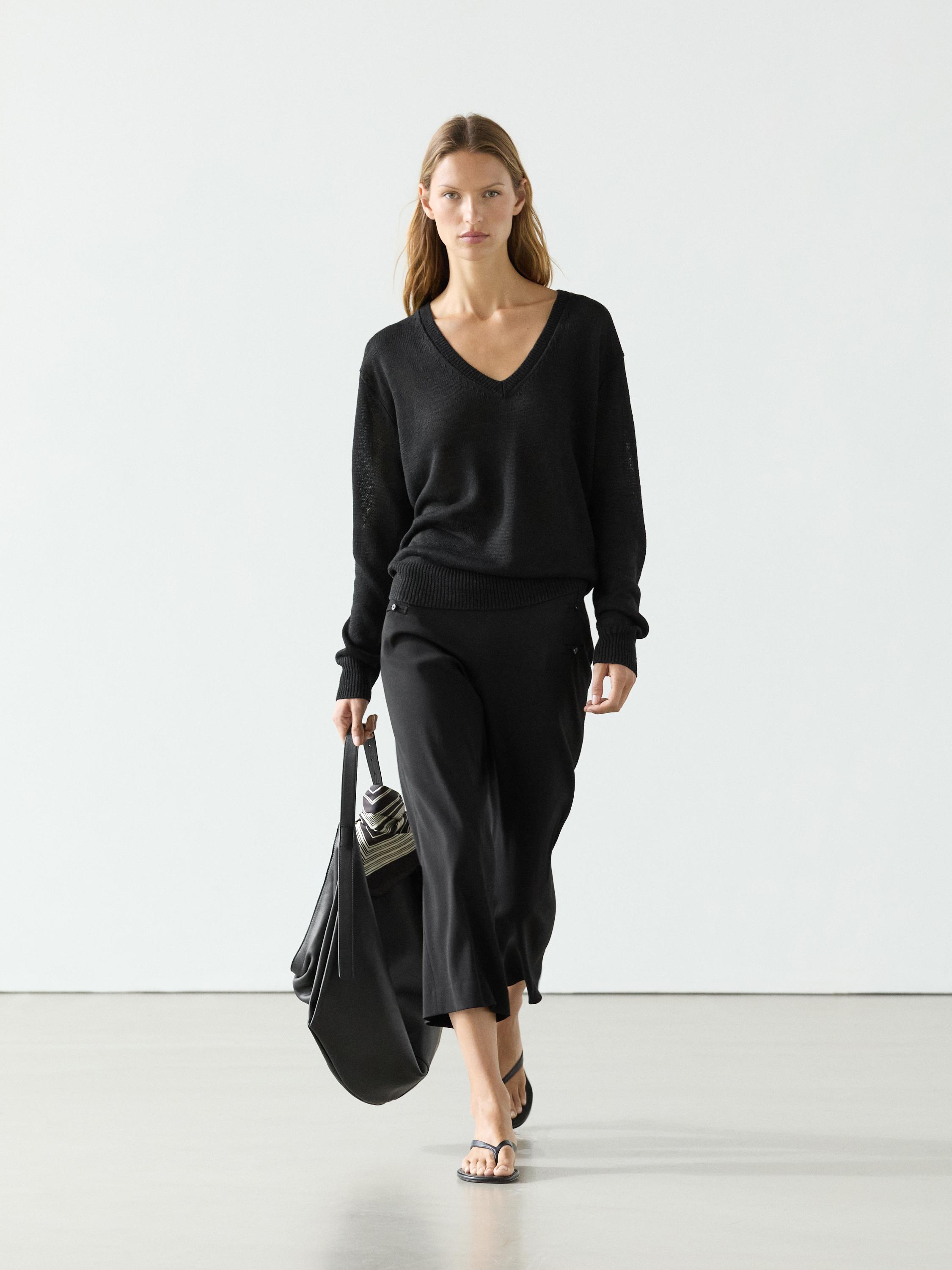 Pullover in maglia con scollo a V in lino