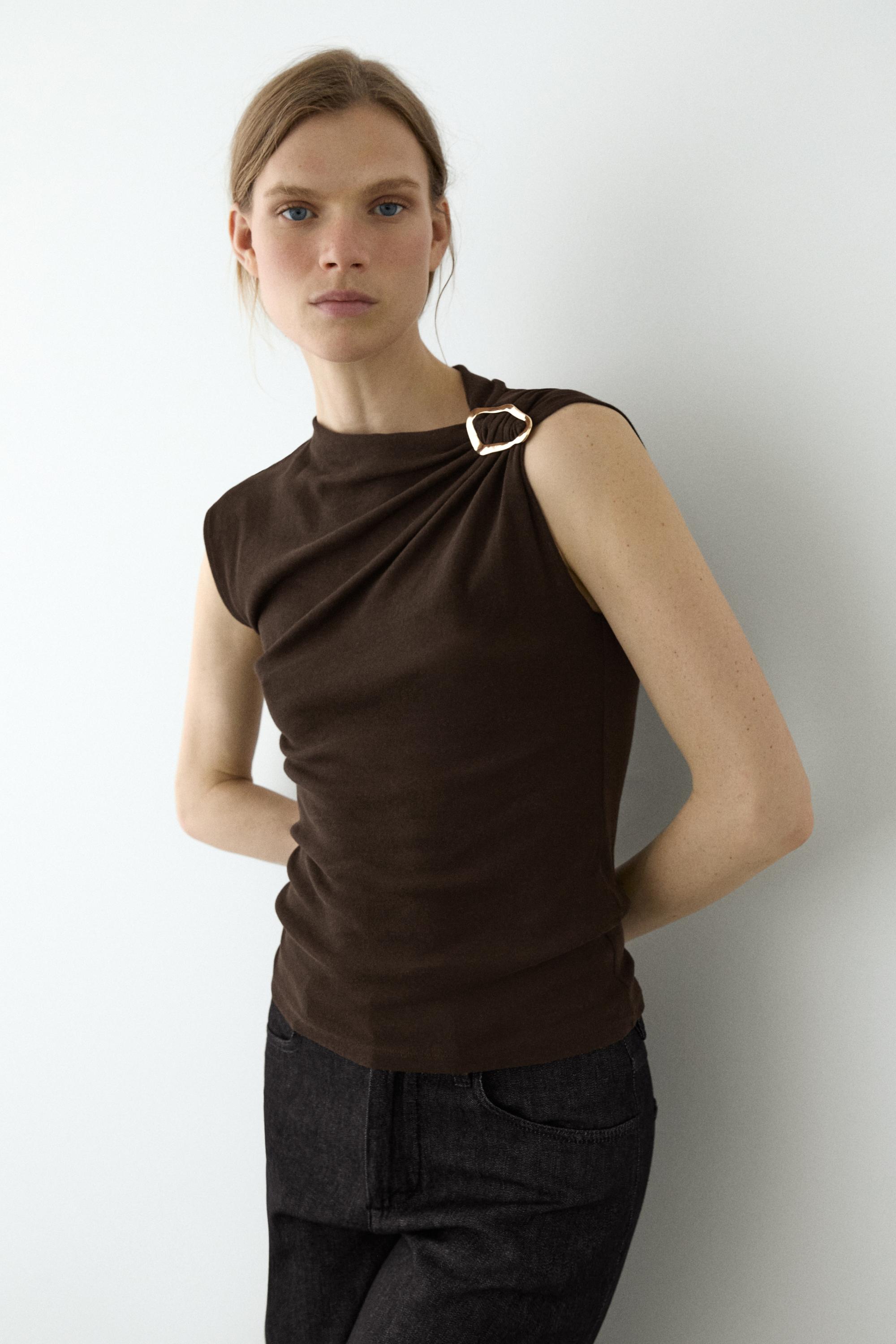 توب غير متماثل بتفصيل جوهرة