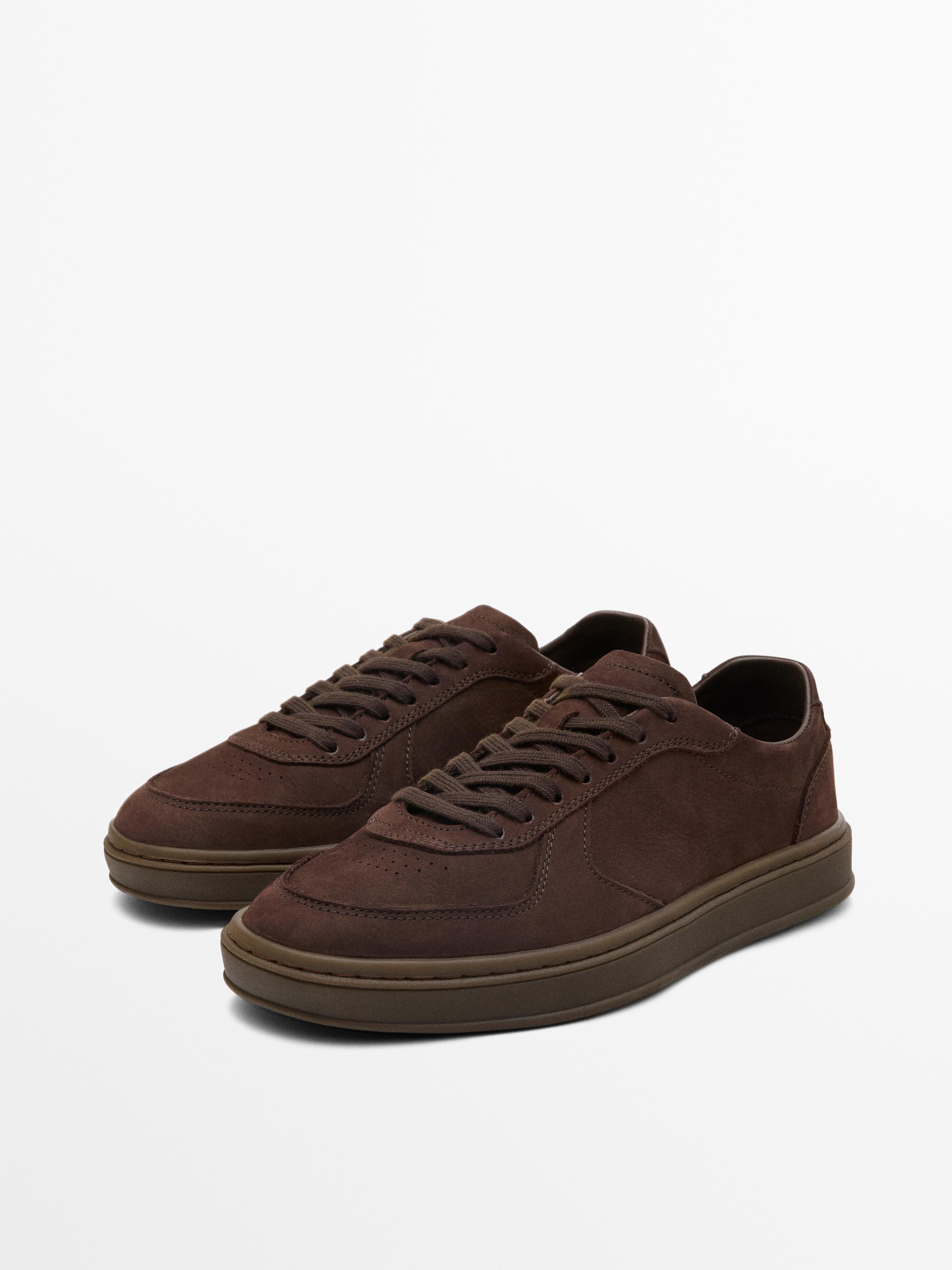 Nubuck trainers with contrast sole — BURGUNDY