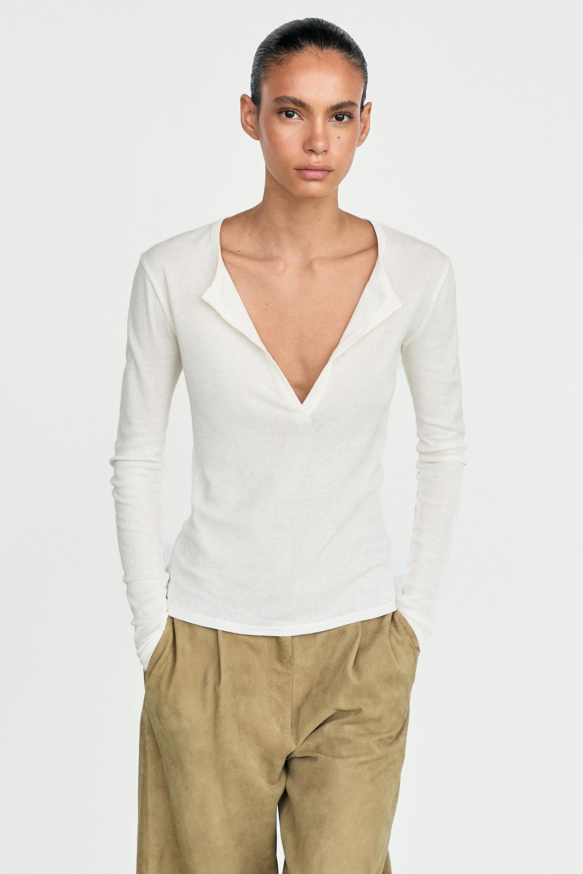 100% cotton V-neck T-shirt — CREAM