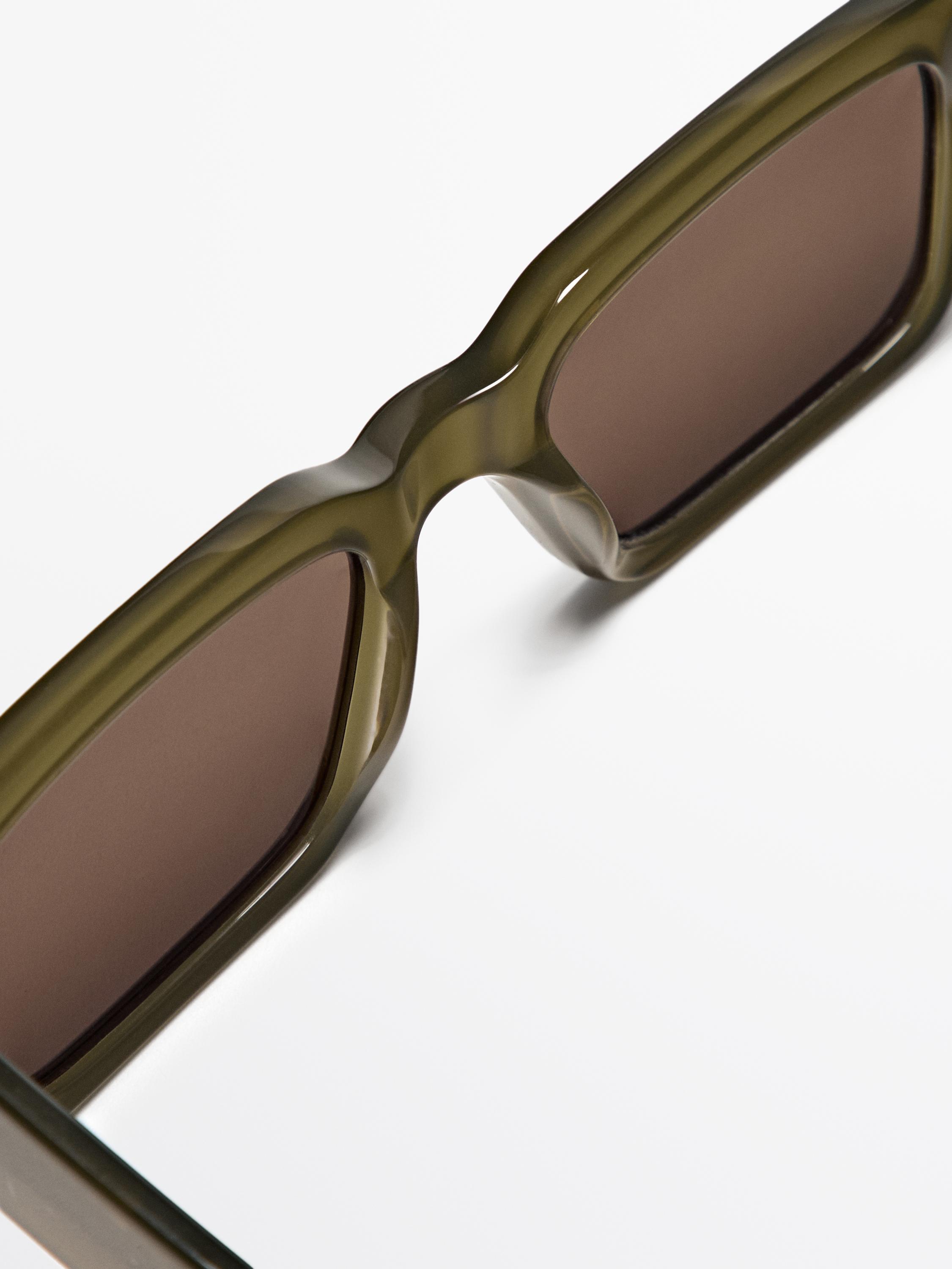 Rectangular sunglasses