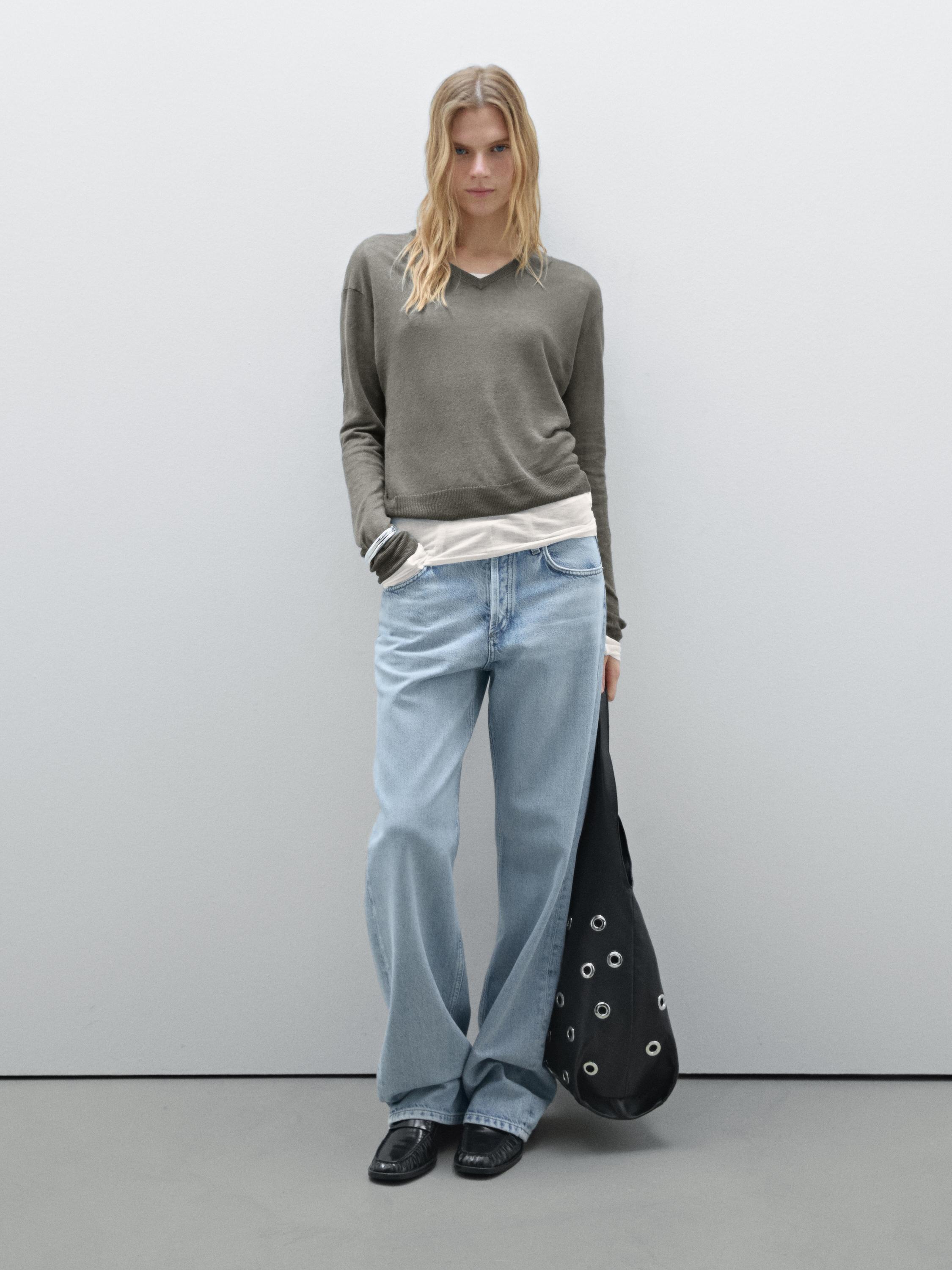 V-neck linen knitted pullover