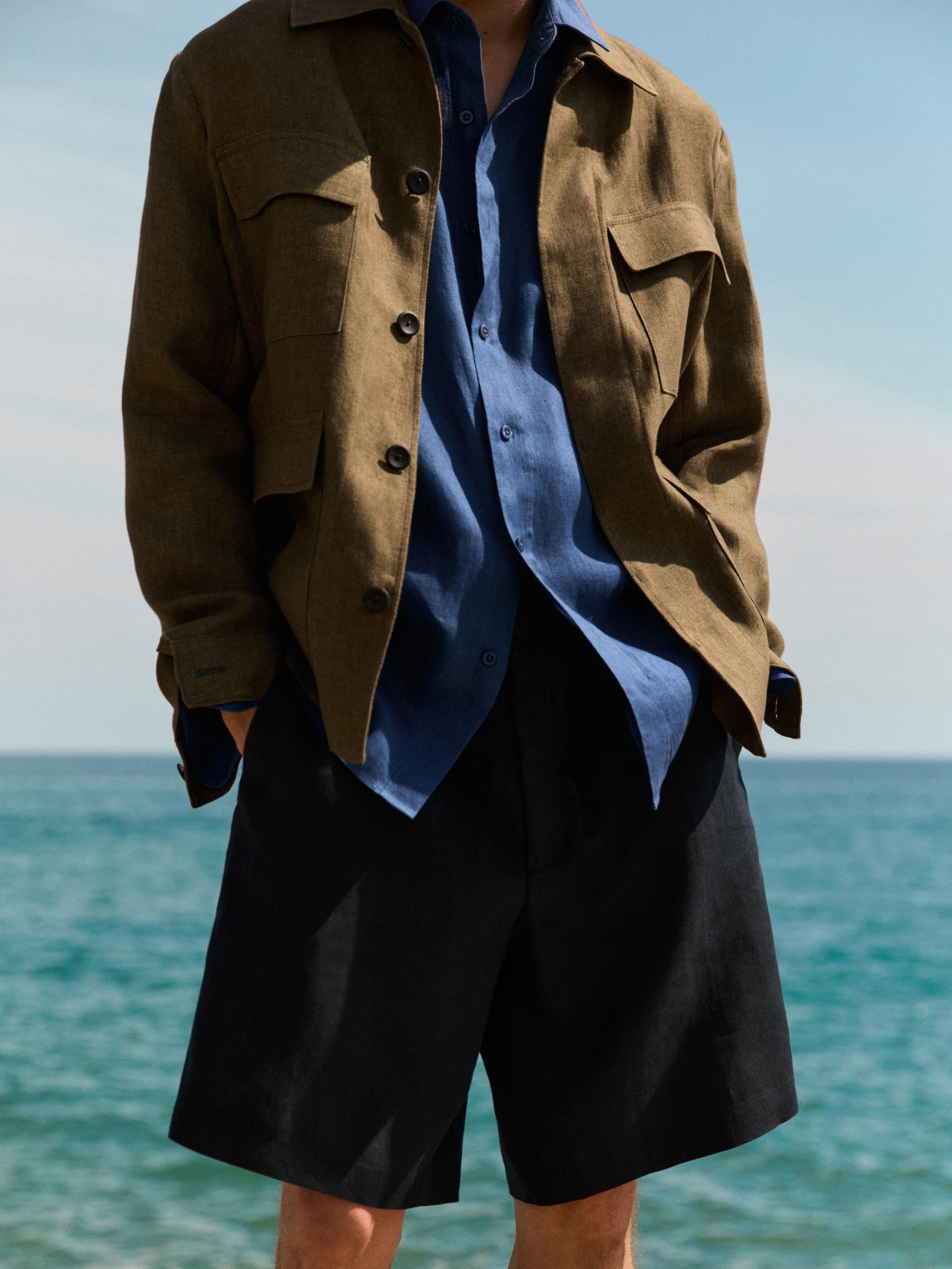 Semi-jogger-fit linen Bermuda shorts