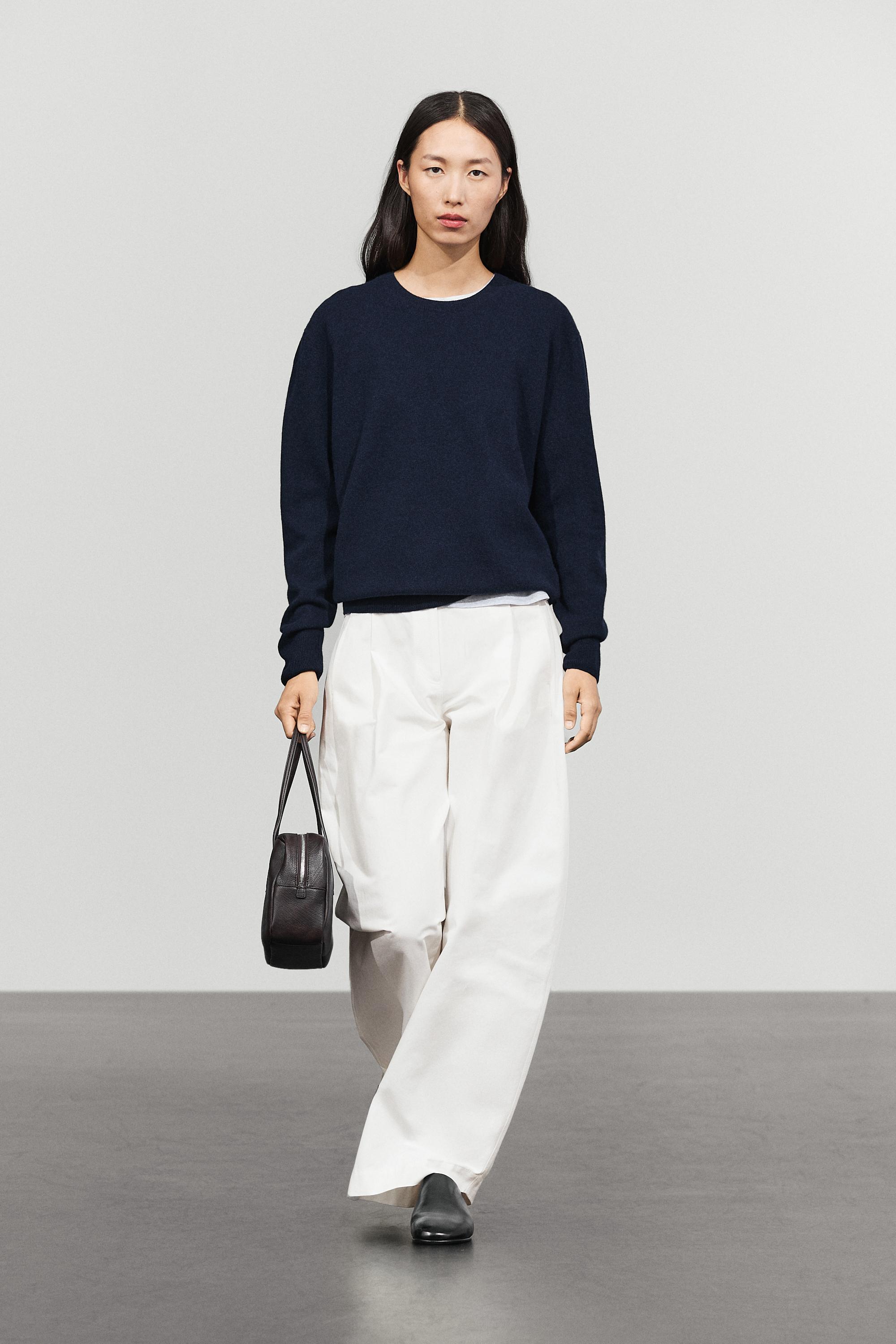 Wool blend knit sweater with round neck