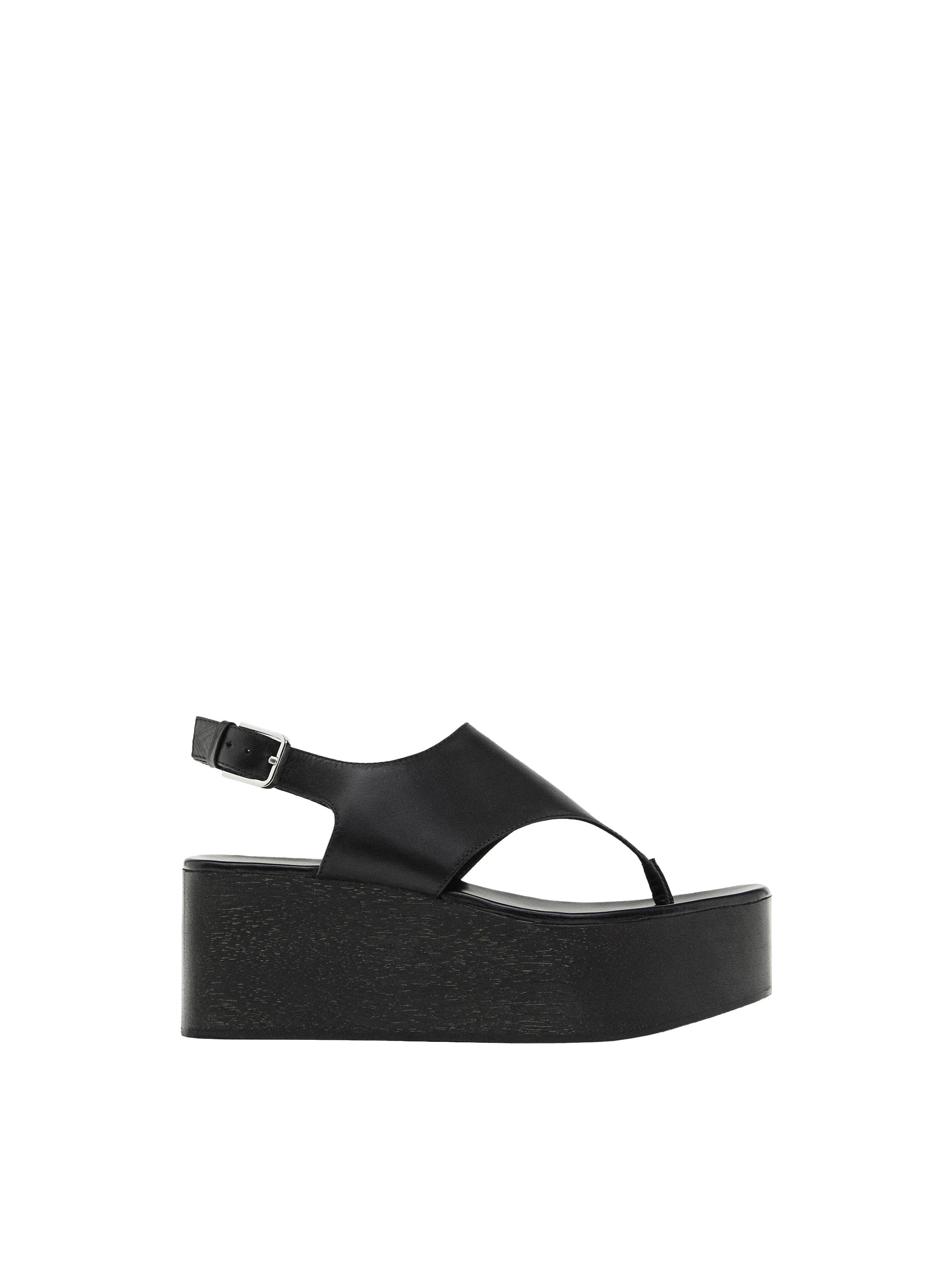 Wooden wedge sandals · Black · Shoes | Massimo Dutti