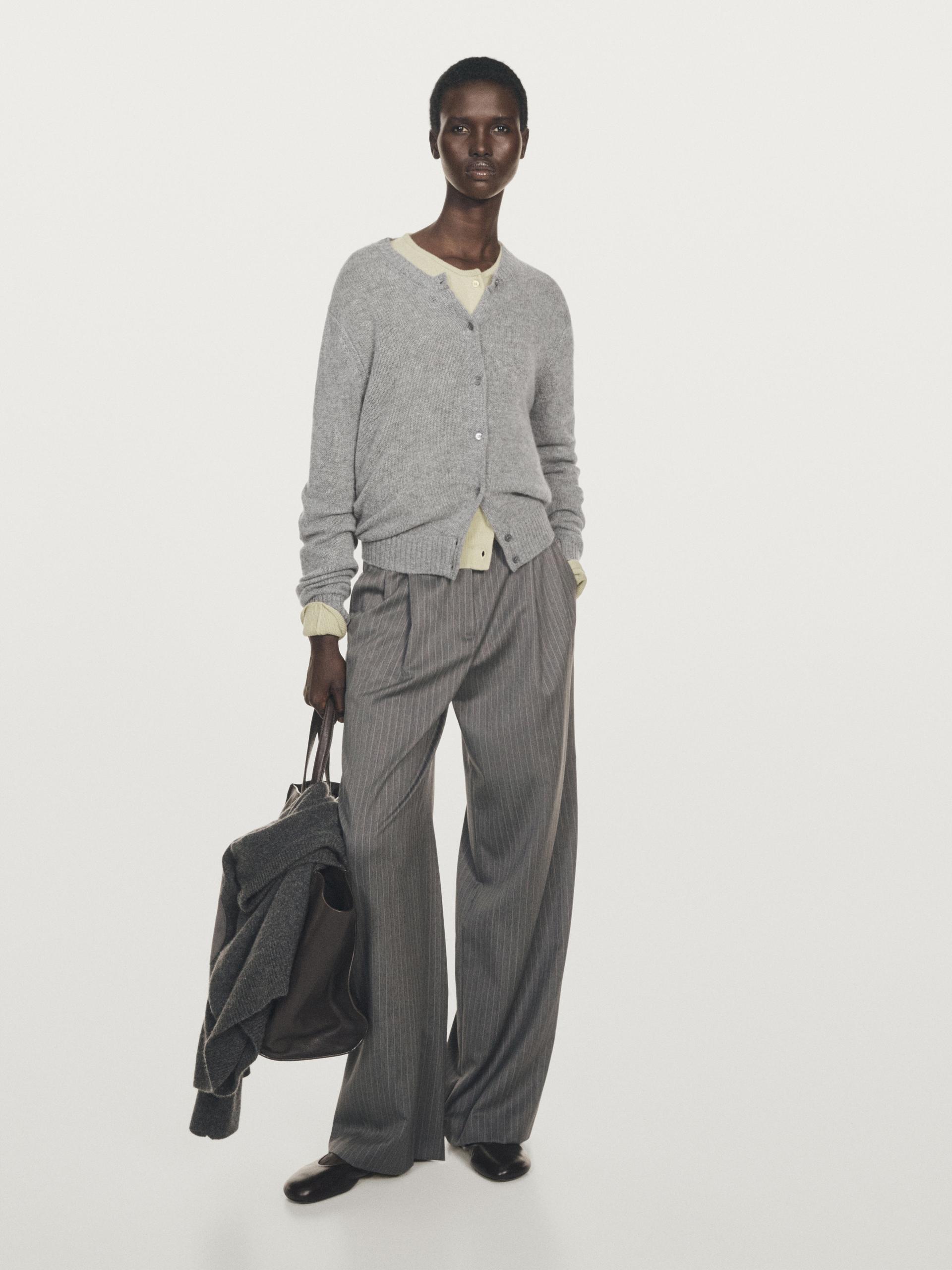 Kardigan Z Kaszmirowej Dzianiny Z Okrągłym Dekoltem - Szary Średni - M - Massimo Dutti - Kobieta