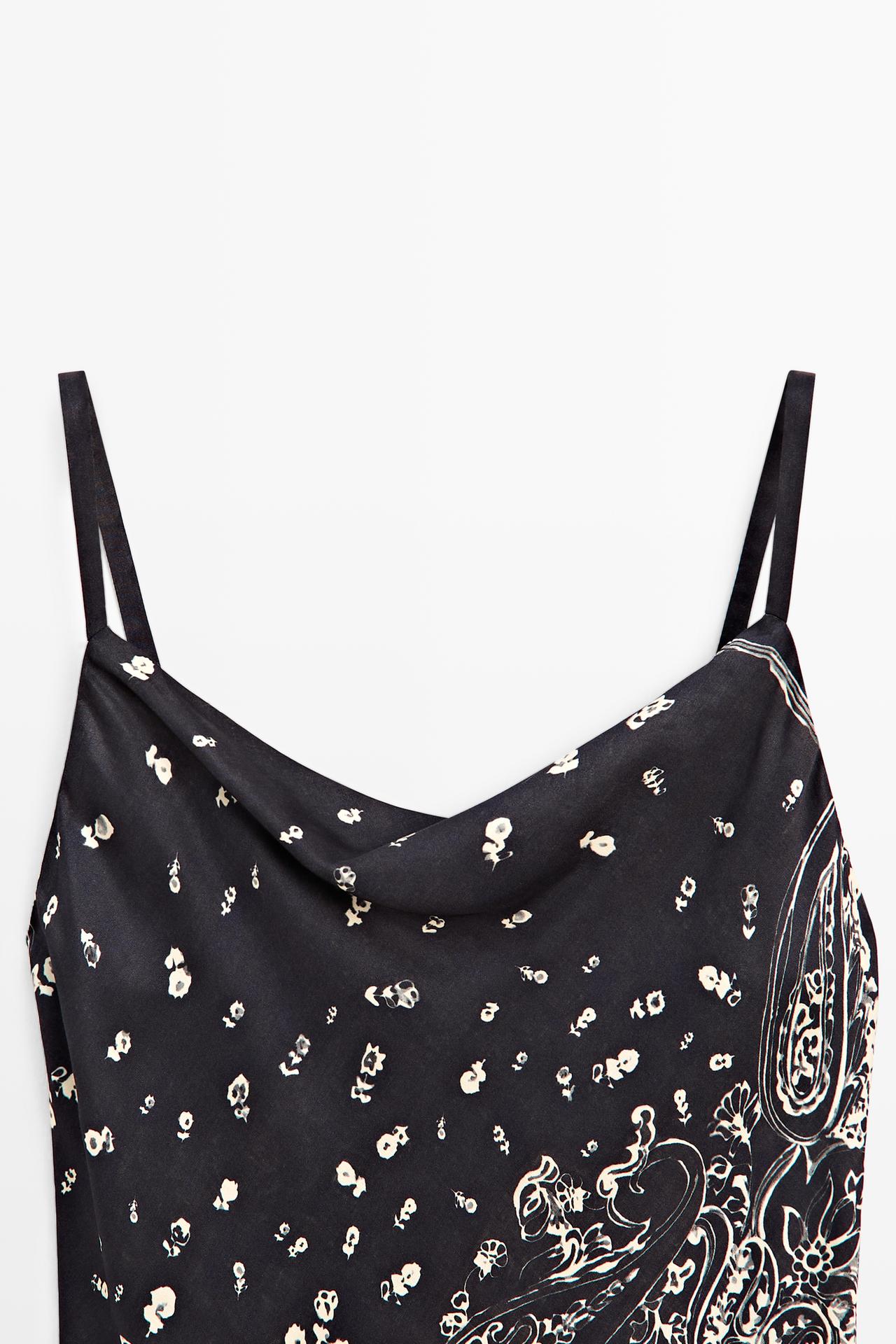 Flowing paisley top — Blue